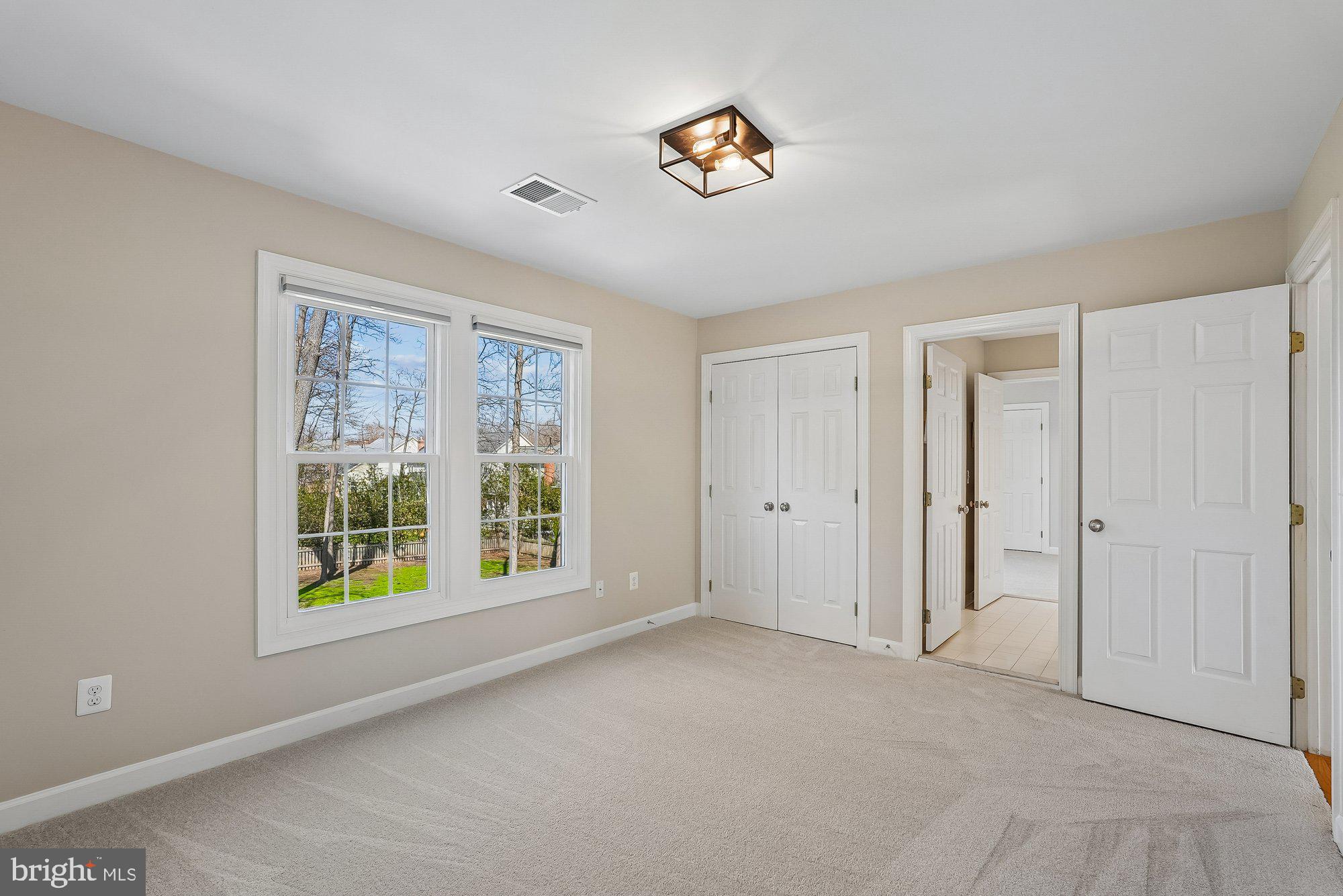 SOUTH RIDING - Residential