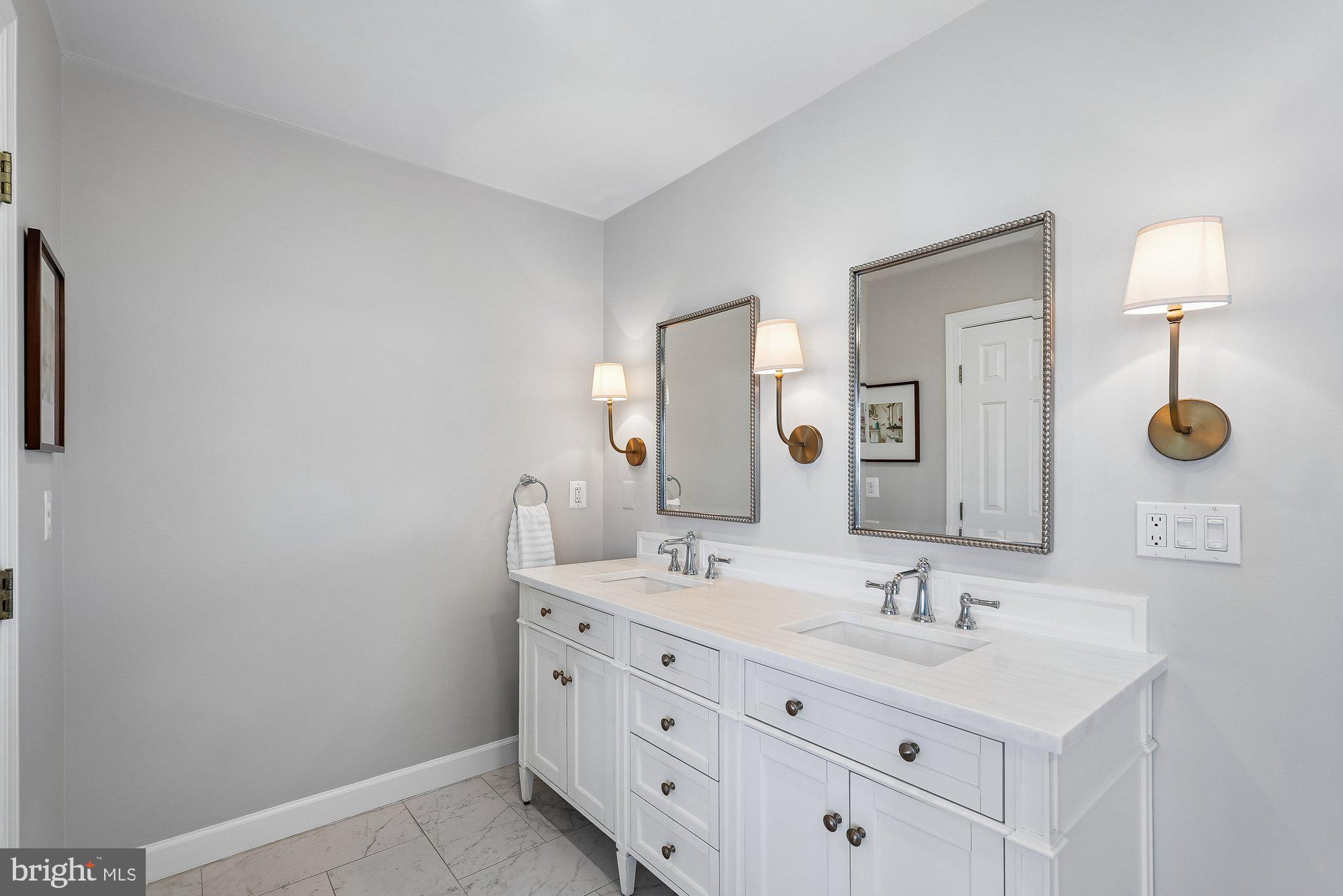 SOUTH RIDING - Residential