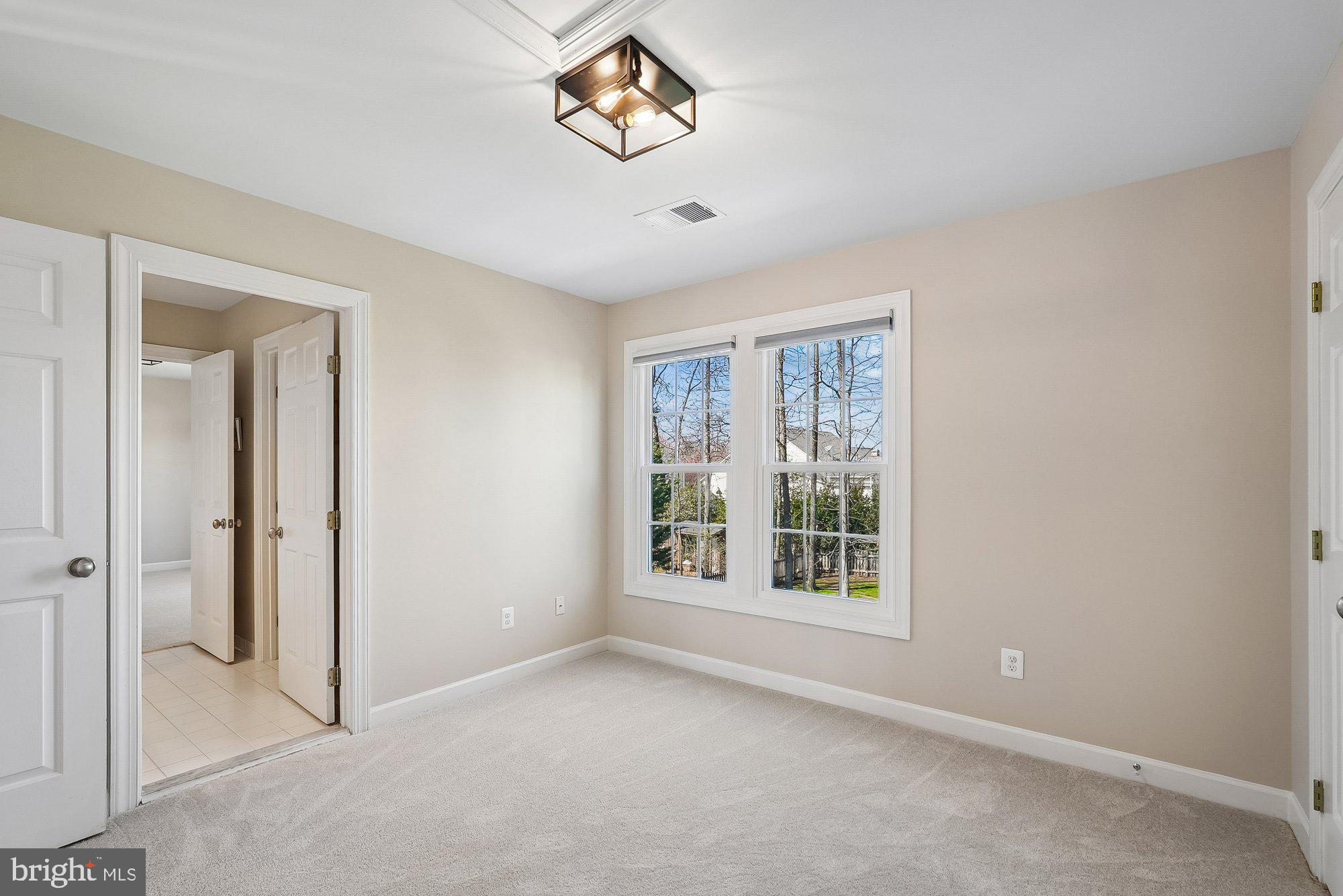 SOUTH RIDING - Residential