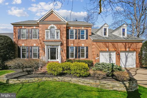 43220 EDGARTOWN STREET CHANTILLY VA 20152