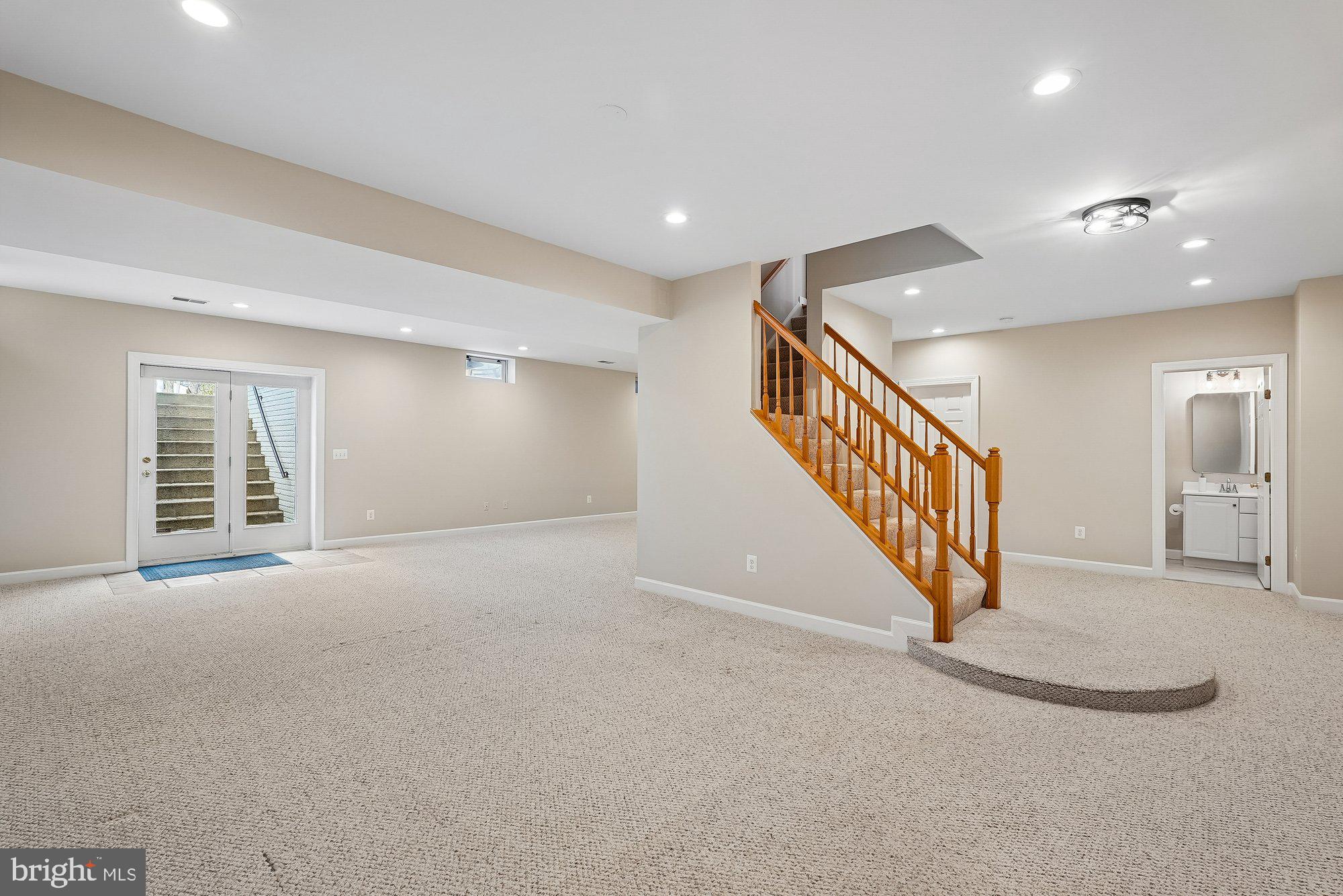 SOUTH RIDING - Residential