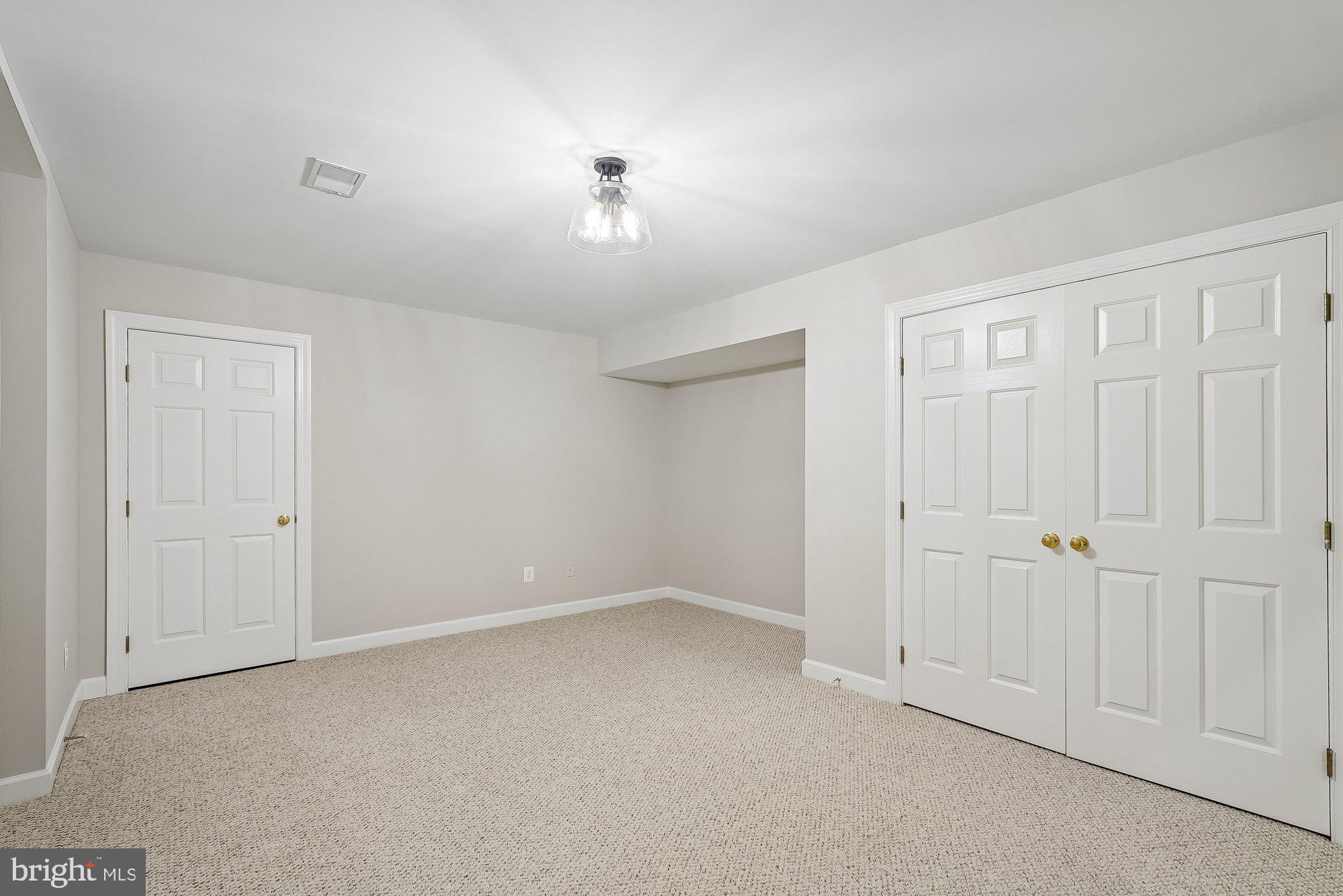 SOUTH RIDING - Residential