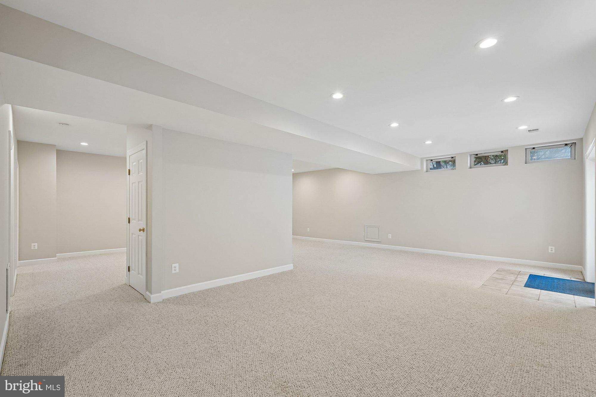 SOUTH RIDING - Residential