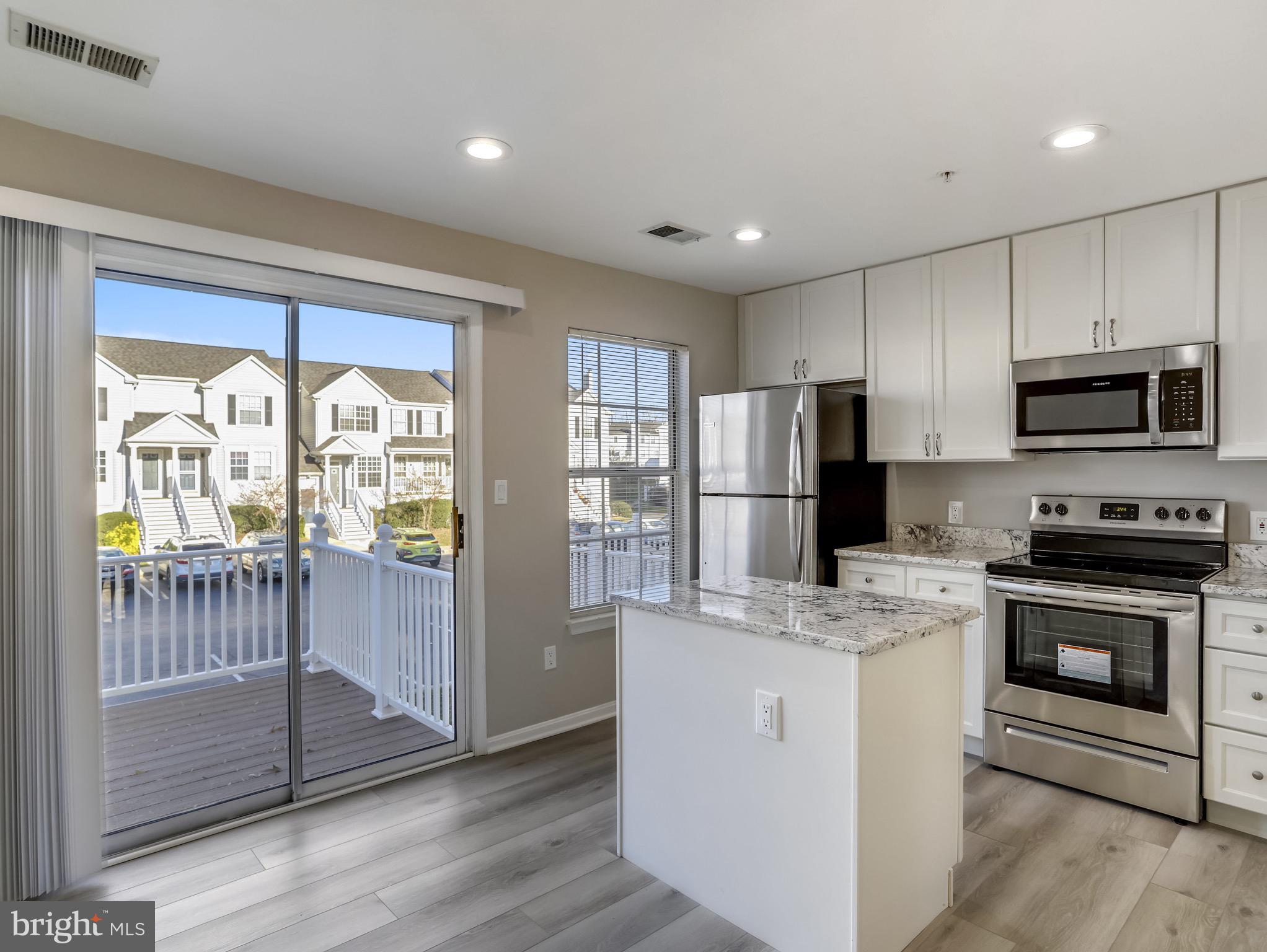 CEDAR GROVE AT CROFTON - Residential