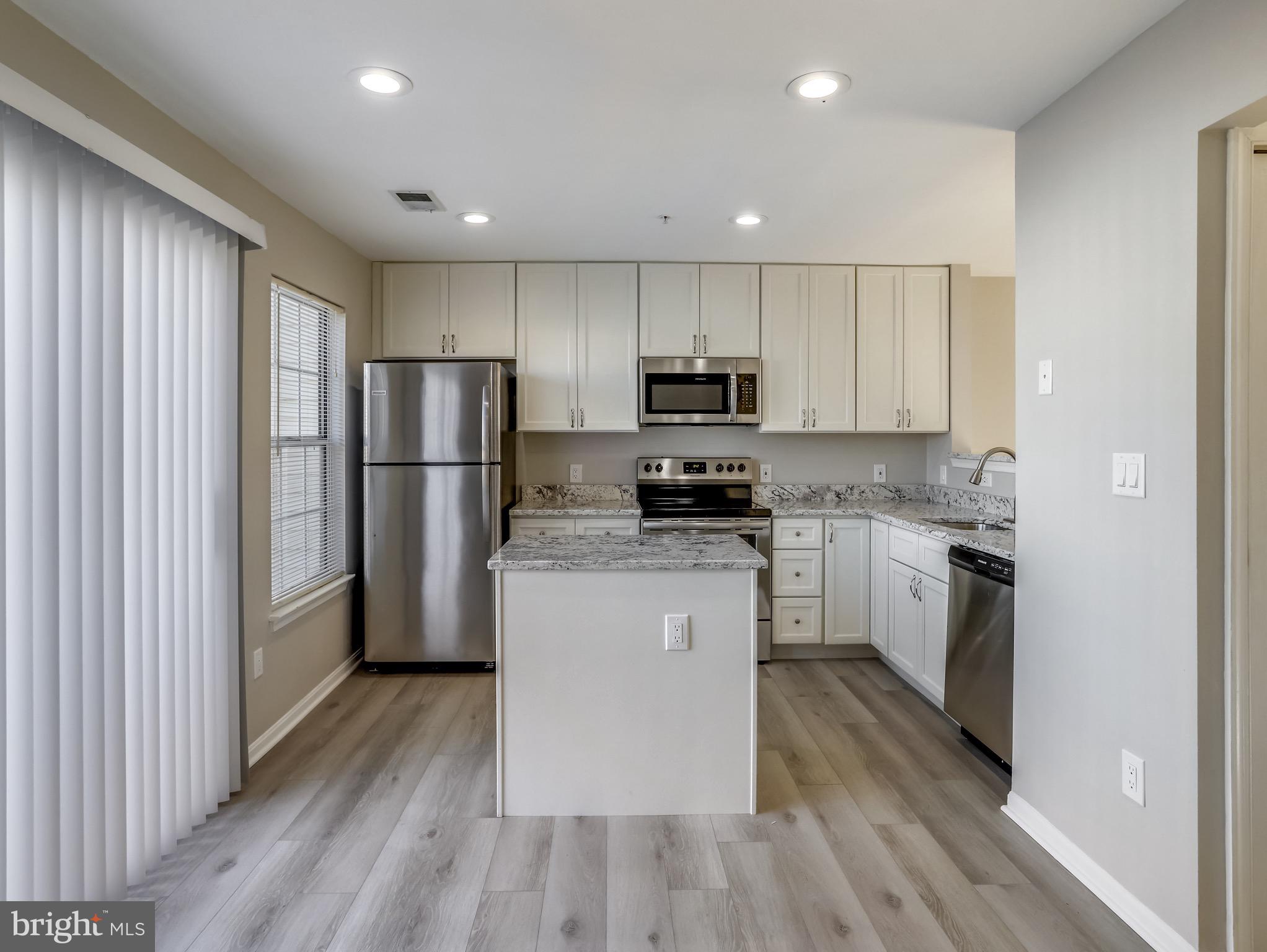 CEDAR GROVE AT CROFTON - Residential