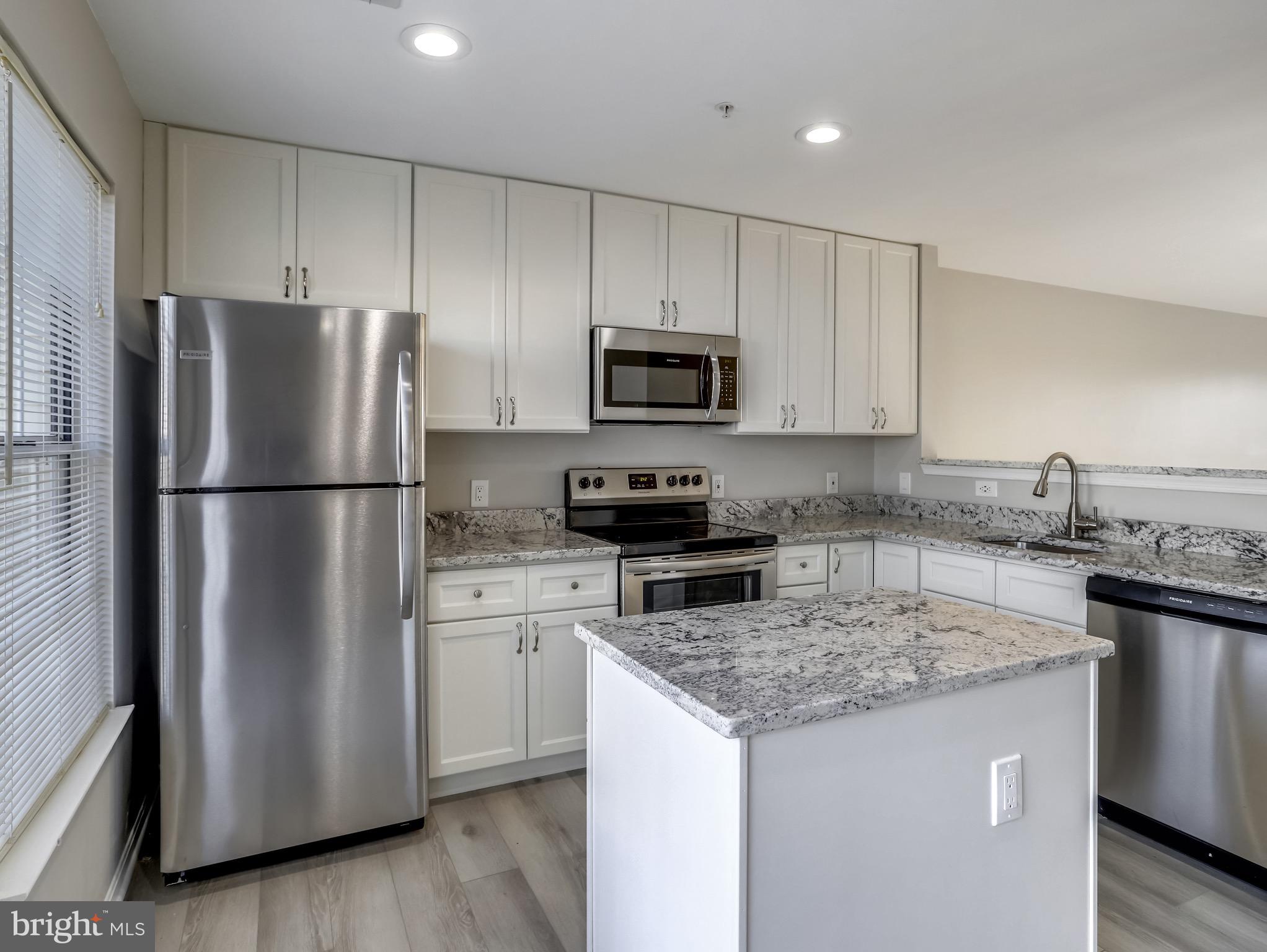 CEDAR GROVE AT CROFTON - Residential