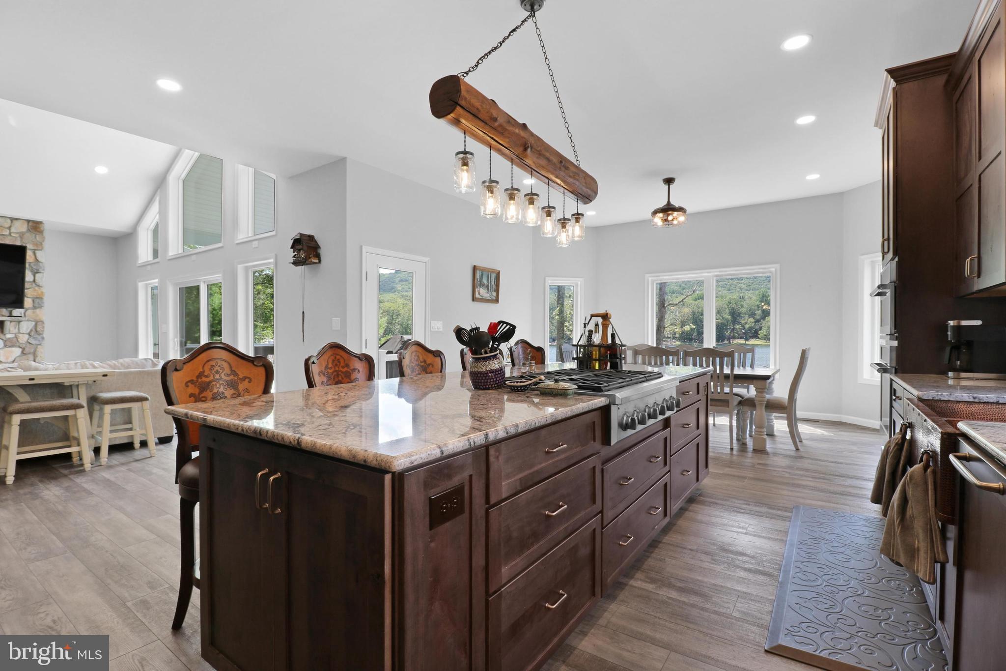 EAGLE ROCK RESORT - Residential