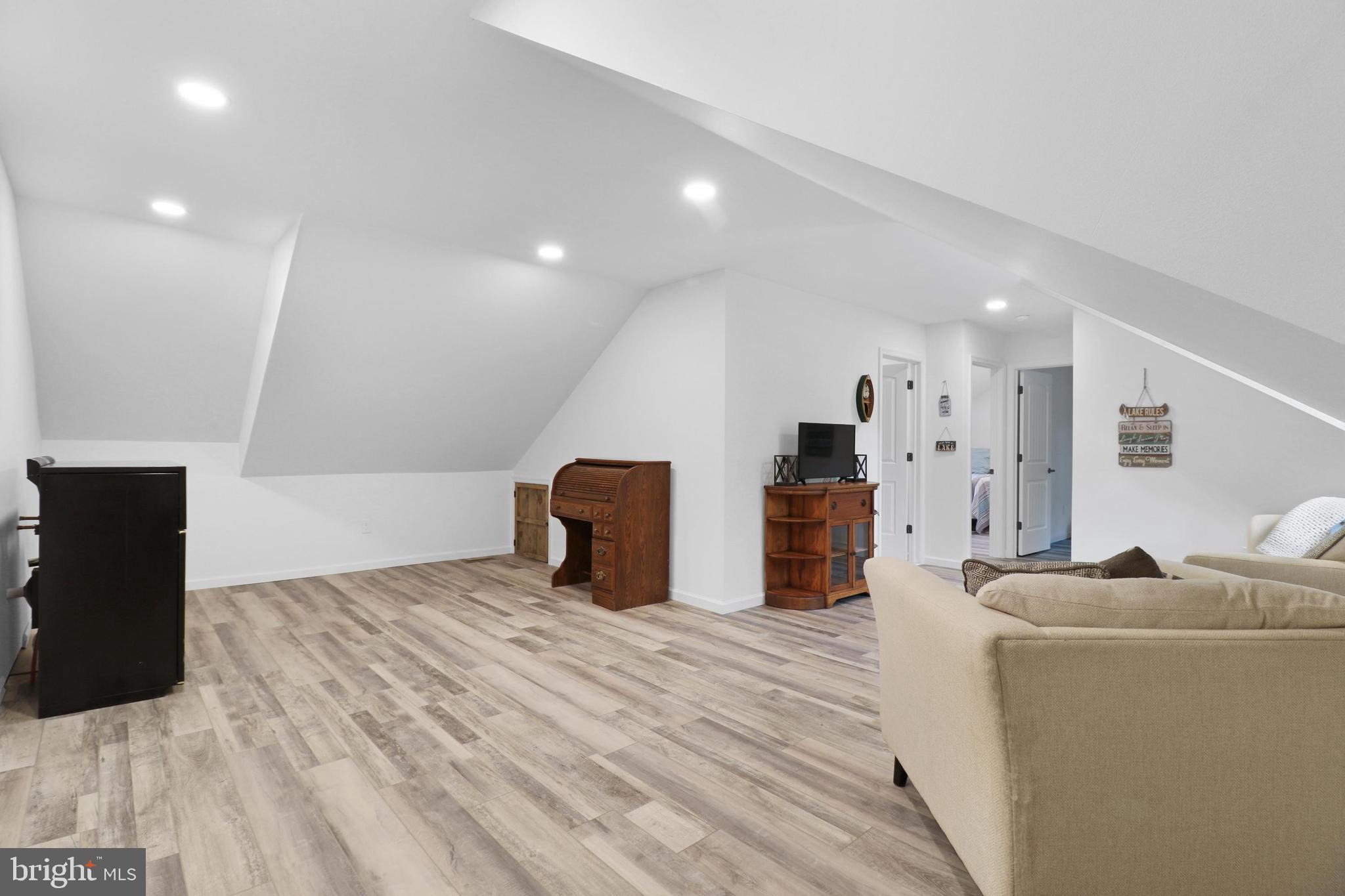 EAGLE ROCK RESORT - Residential