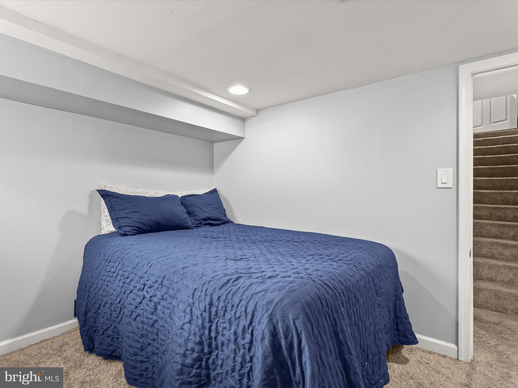 WASHINGTON VILLAGE - Residential