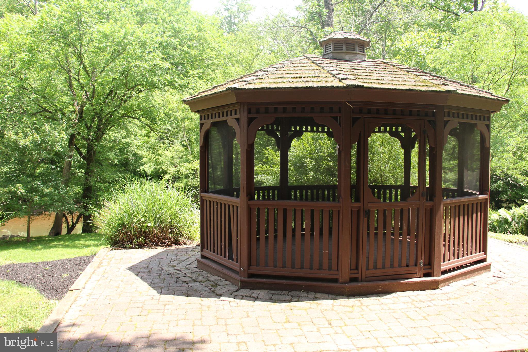 YORKSHIRE ACRES - Residential