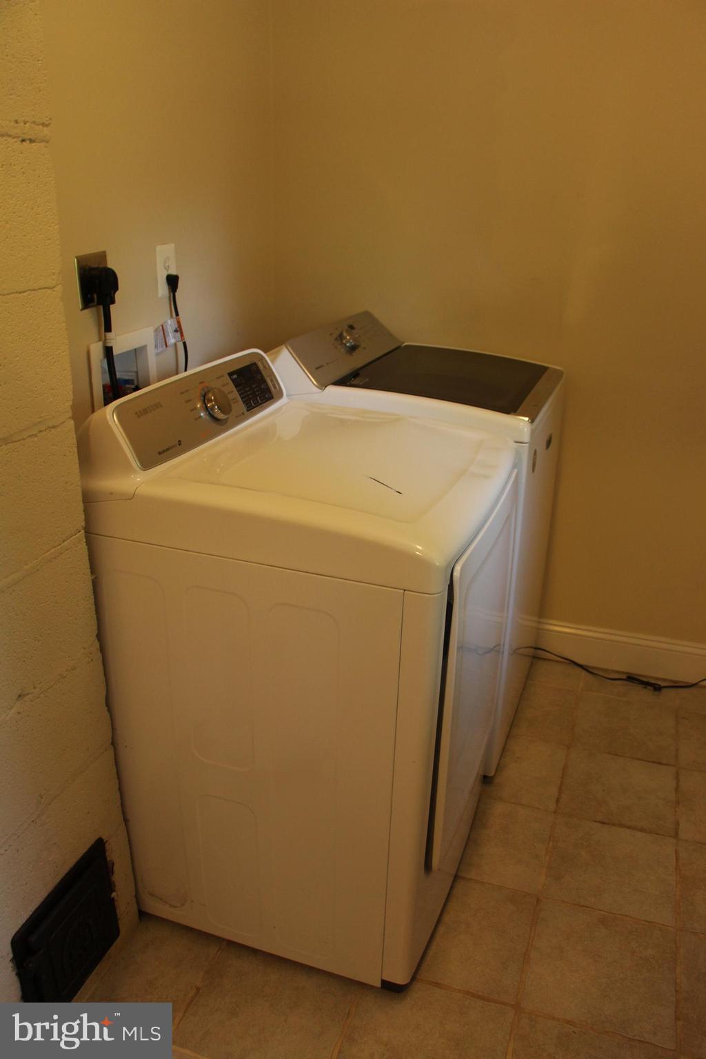 YORKSHIRE ACRES - Residential