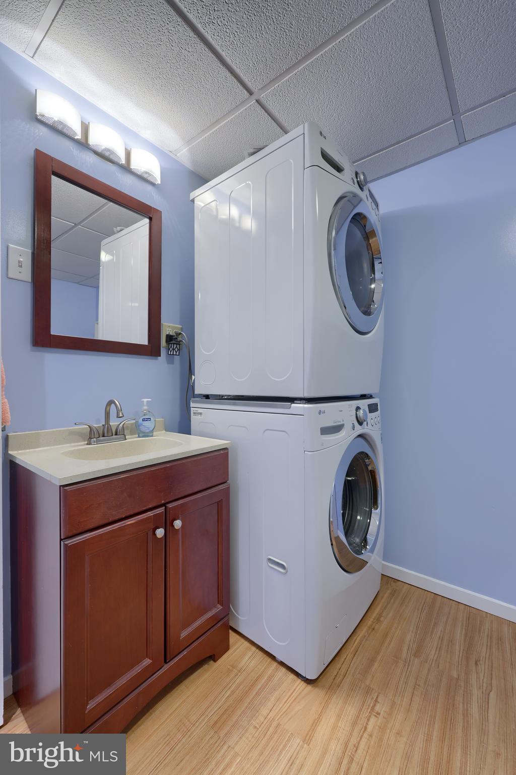 WINDSOR TWP - Residential