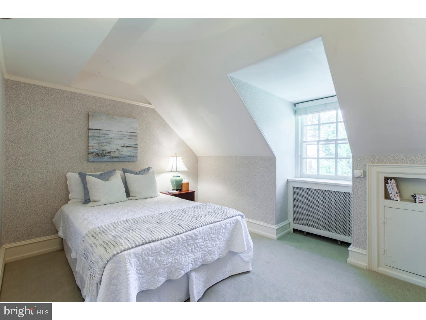 CHESTNUT HILL - Residential