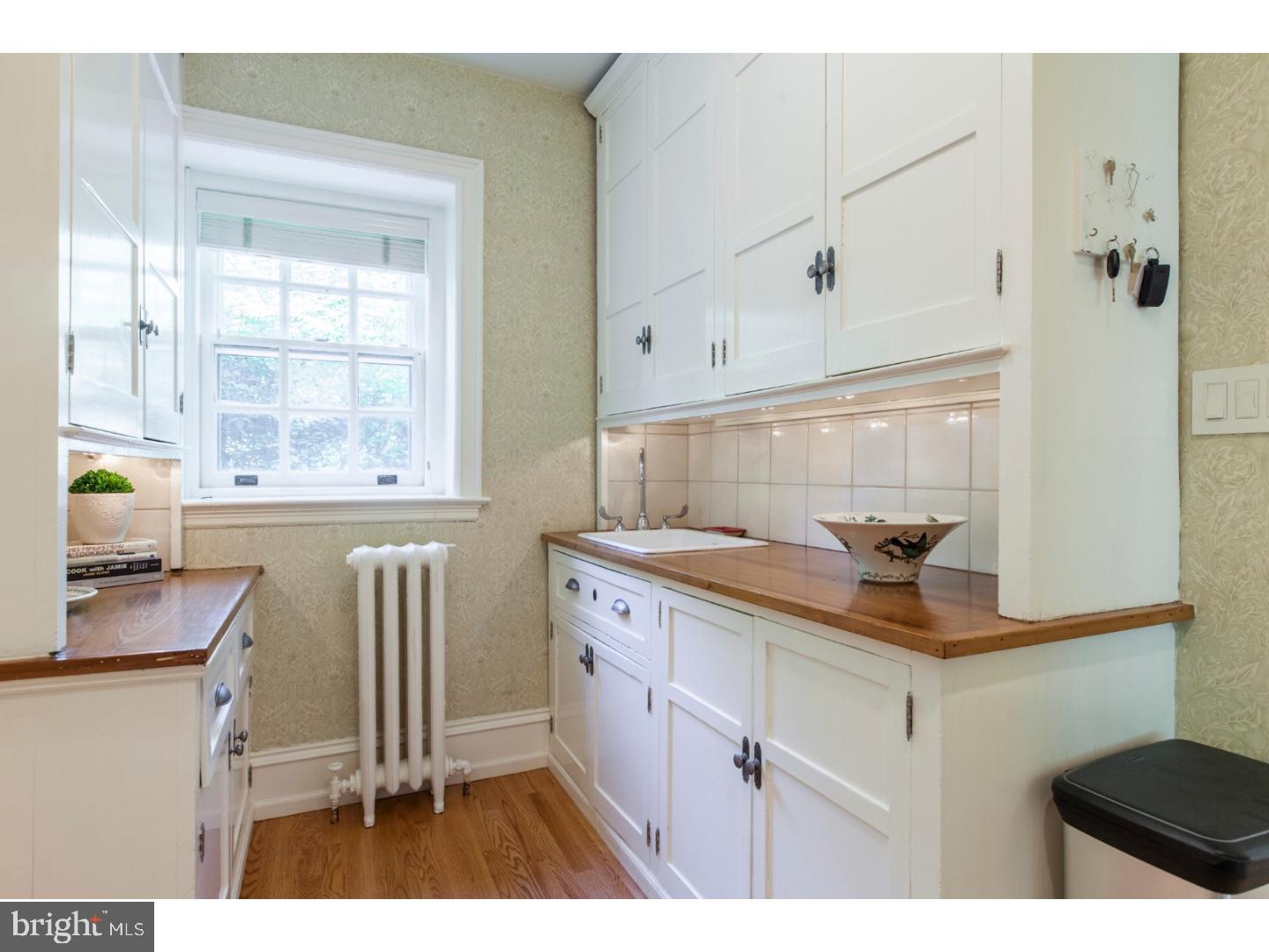 CHESTNUT HILL - Residential