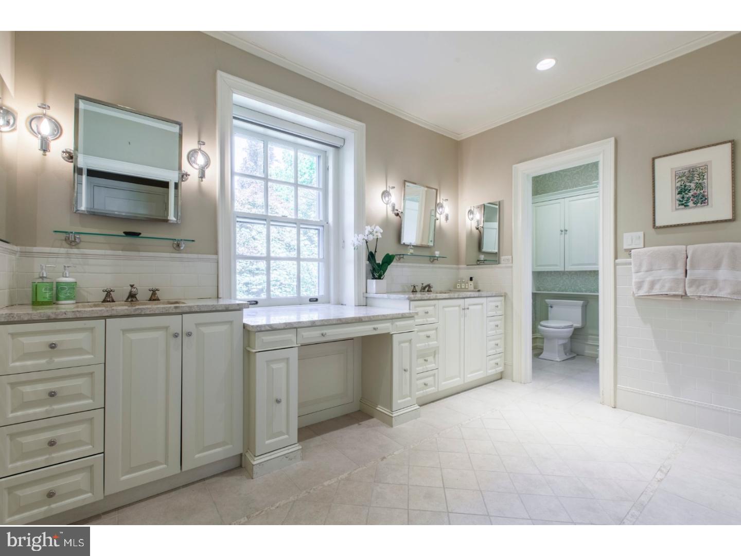 CHESTNUT HILL - Residential