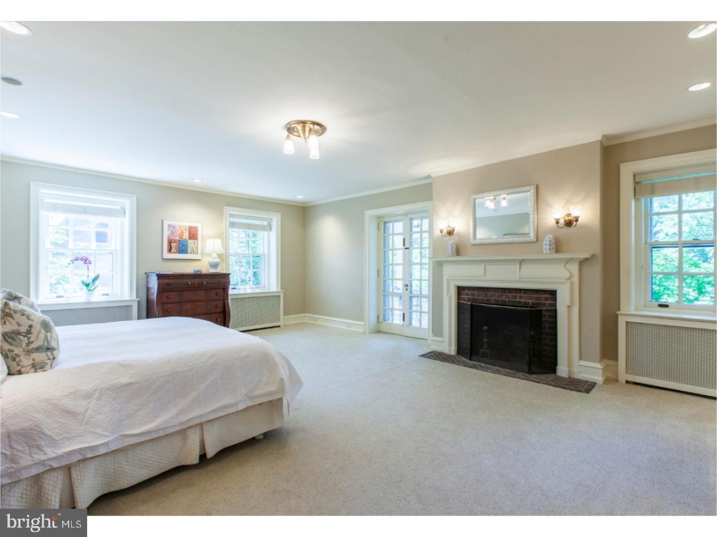 CHESTNUT HILL - Residential