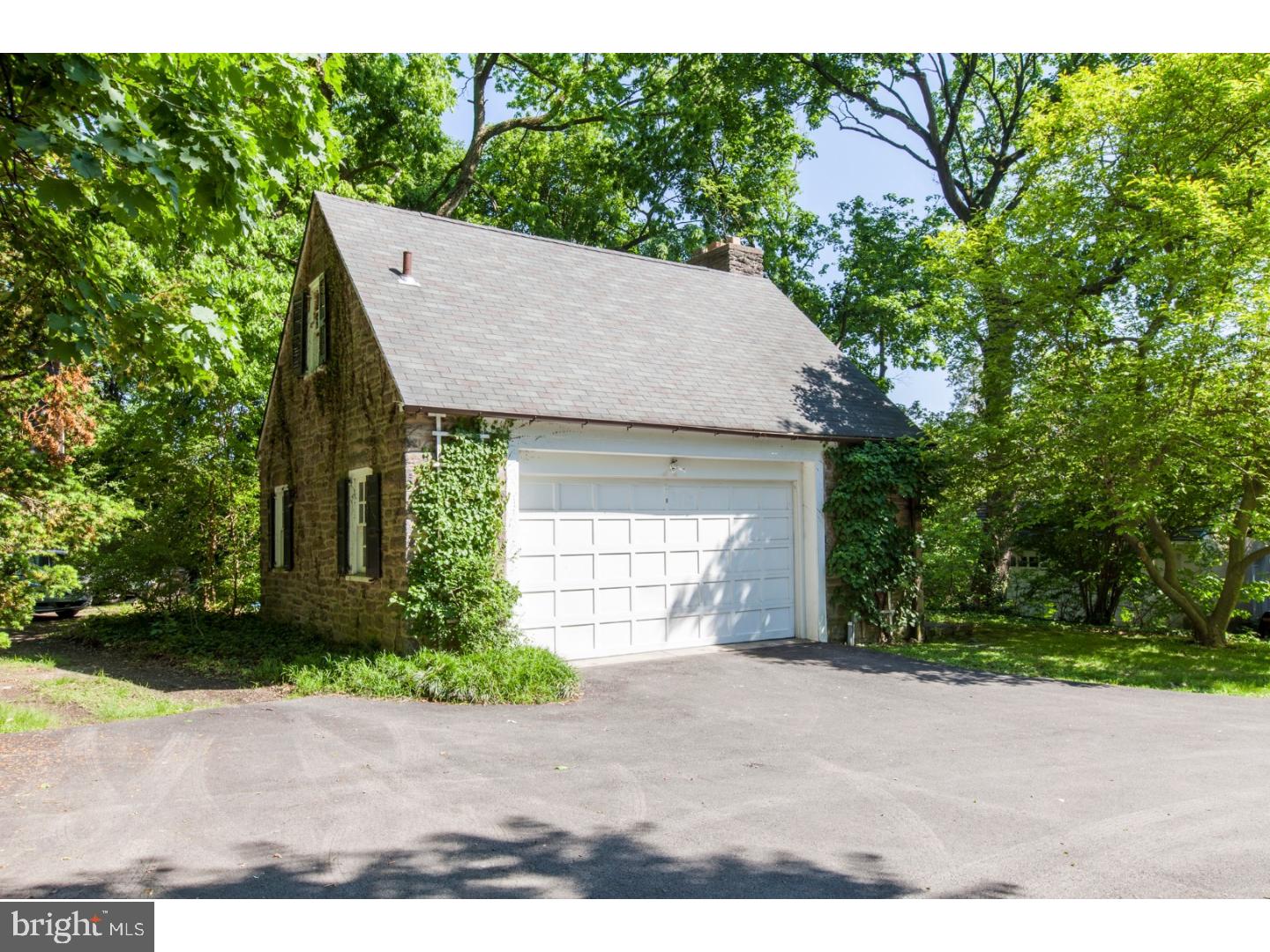 CHESTNUT HILL - Residential