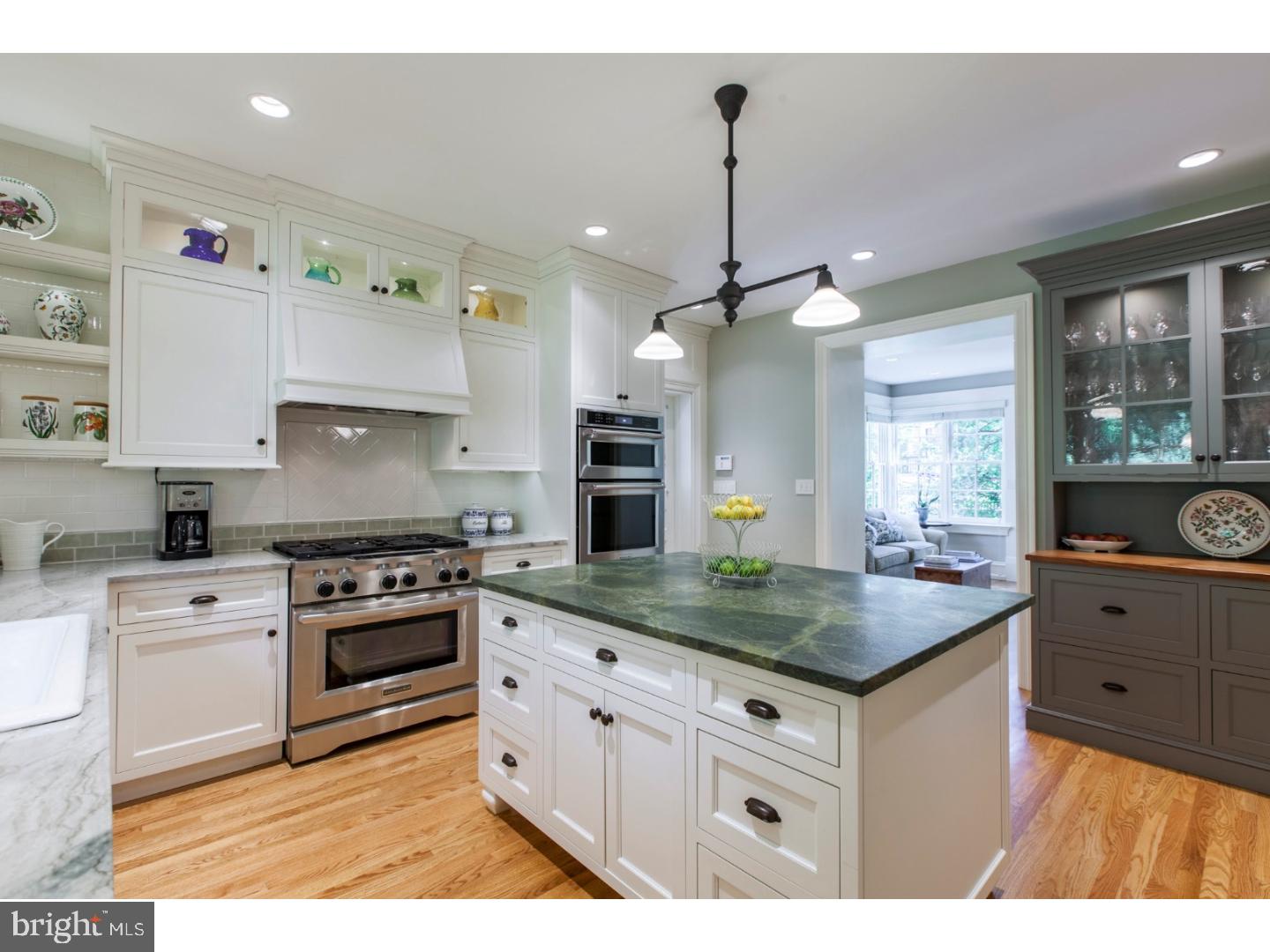 CHESTNUT HILL - Residential