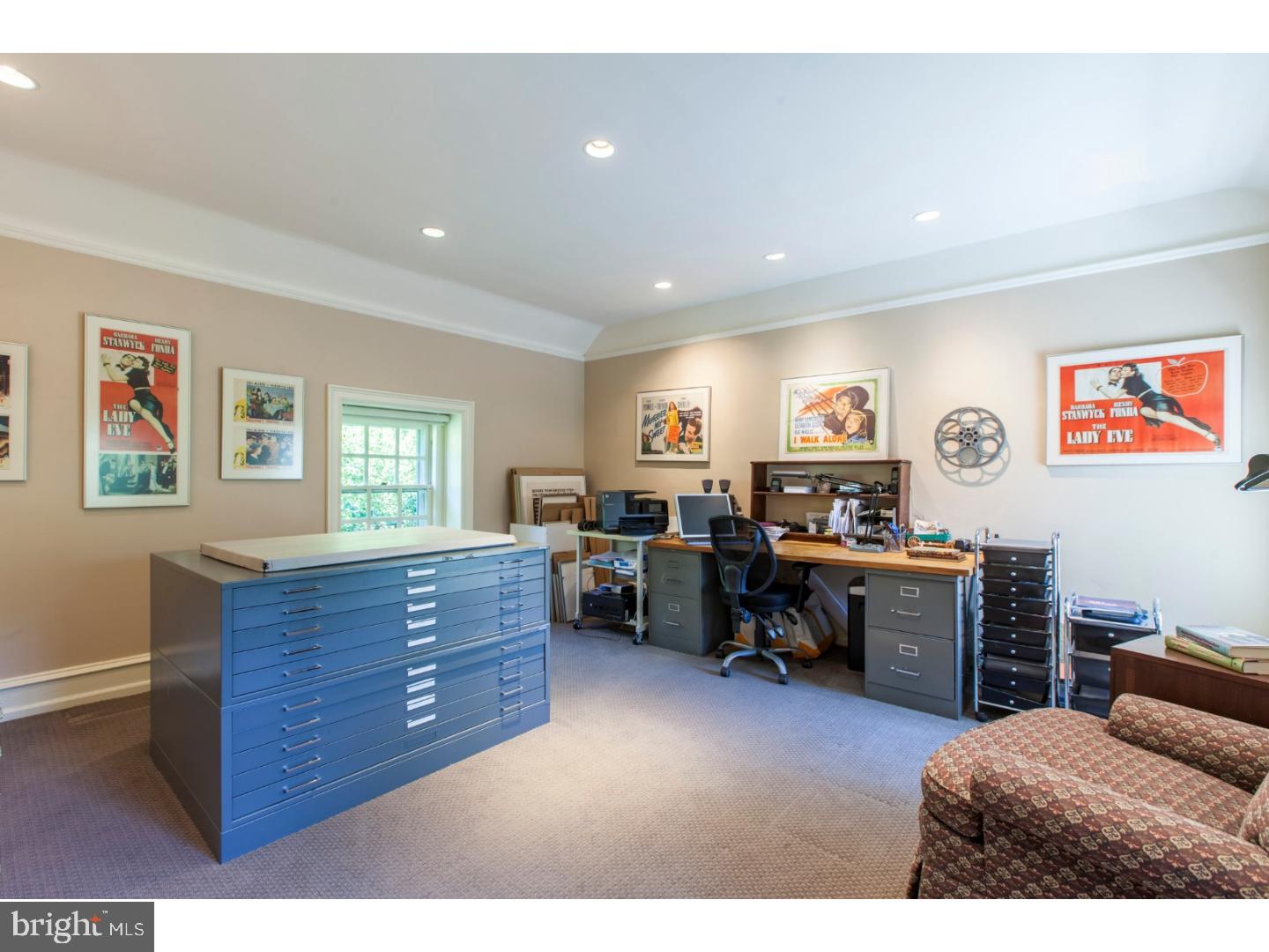 CHESTNUT HILL - Residential