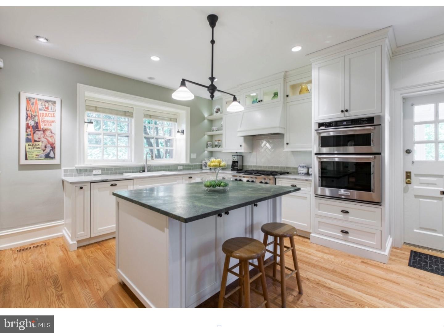 CHESTNUT HILL - Residential