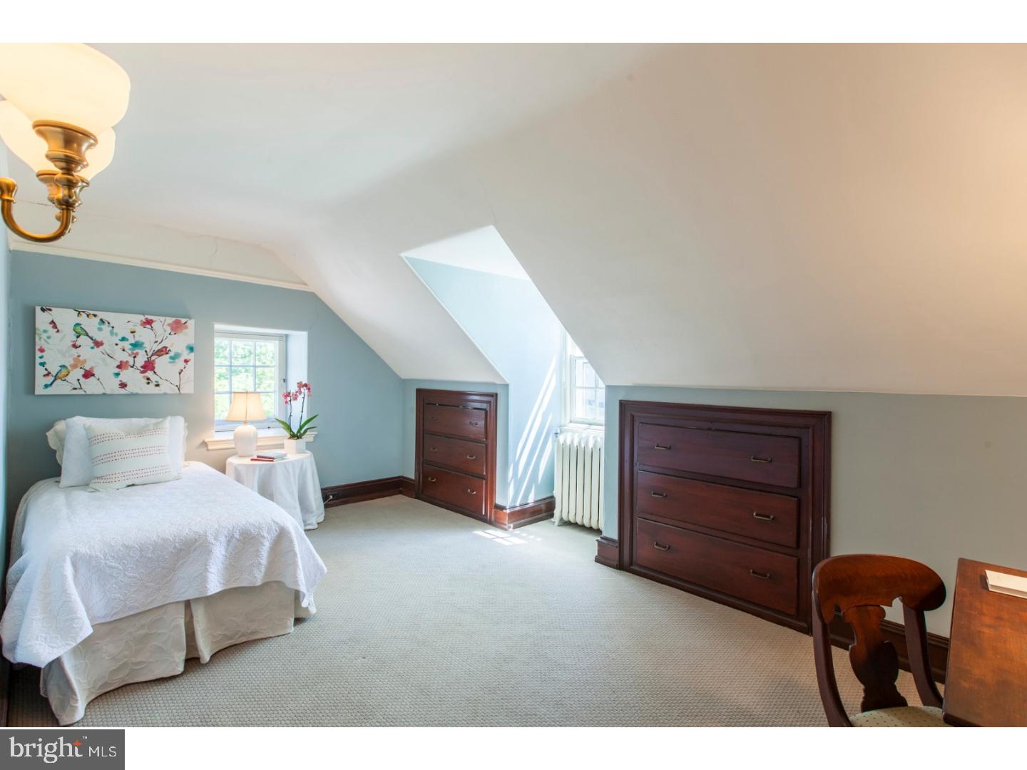 CHESTNUT HILL - Residential