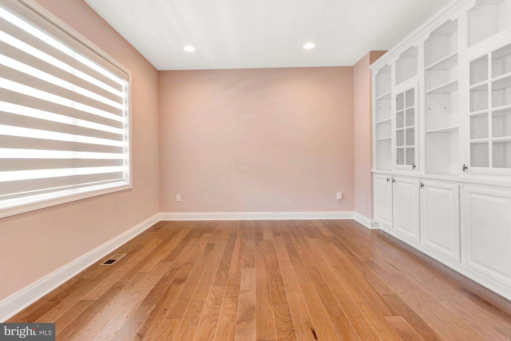 TIDEWATER LANDING - Residential