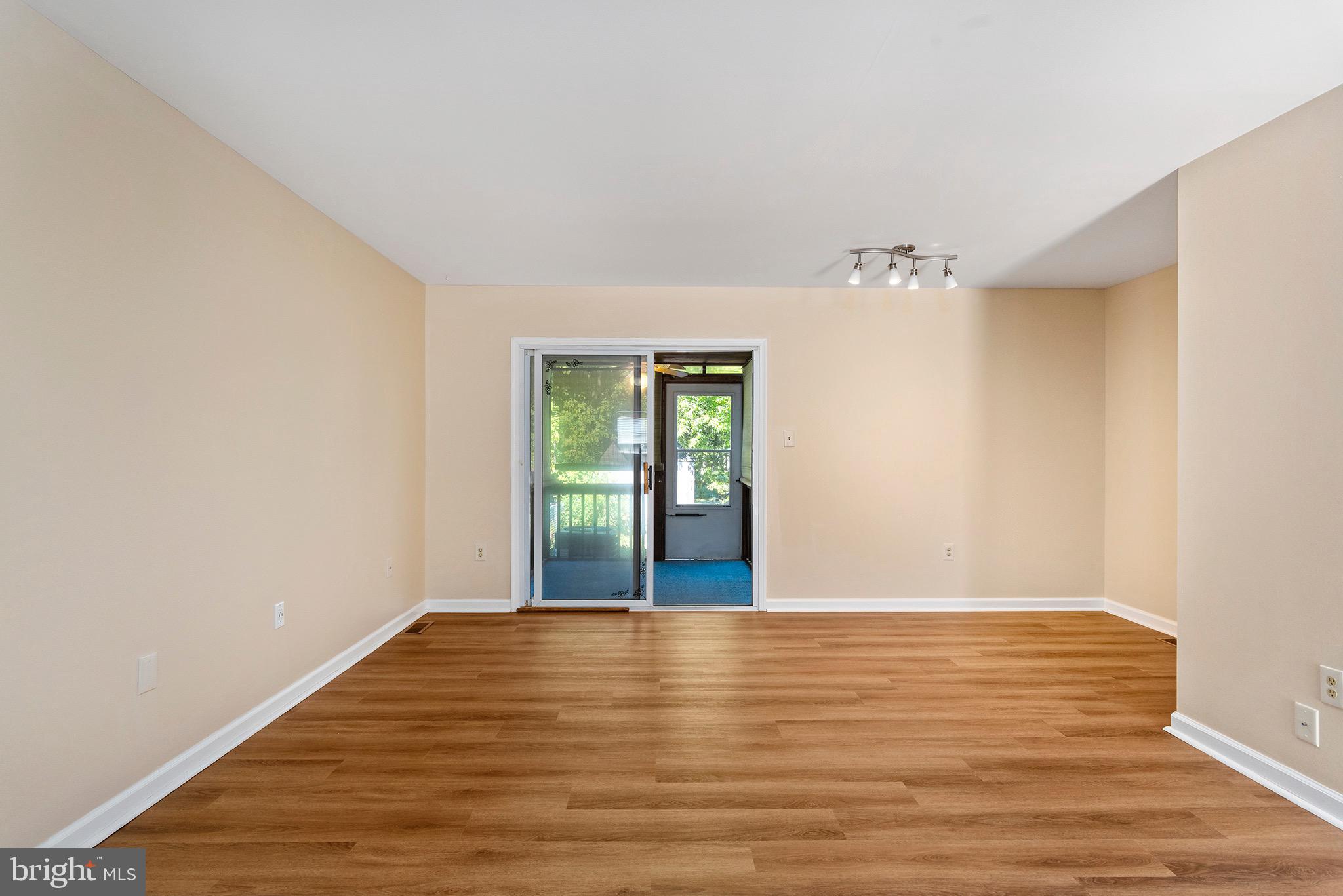 WHITEHALL WEST - Residential