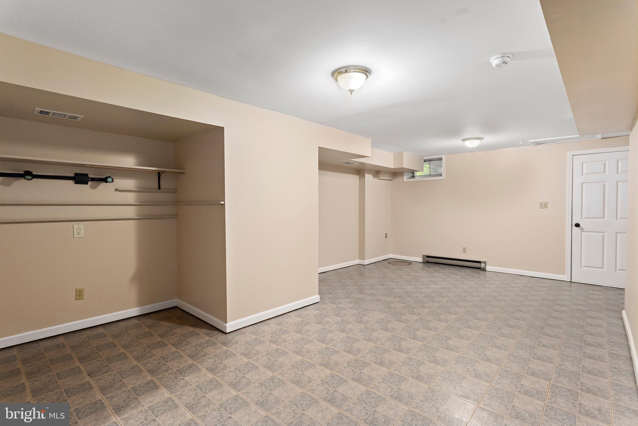 WHITEHALL WEST - Residential