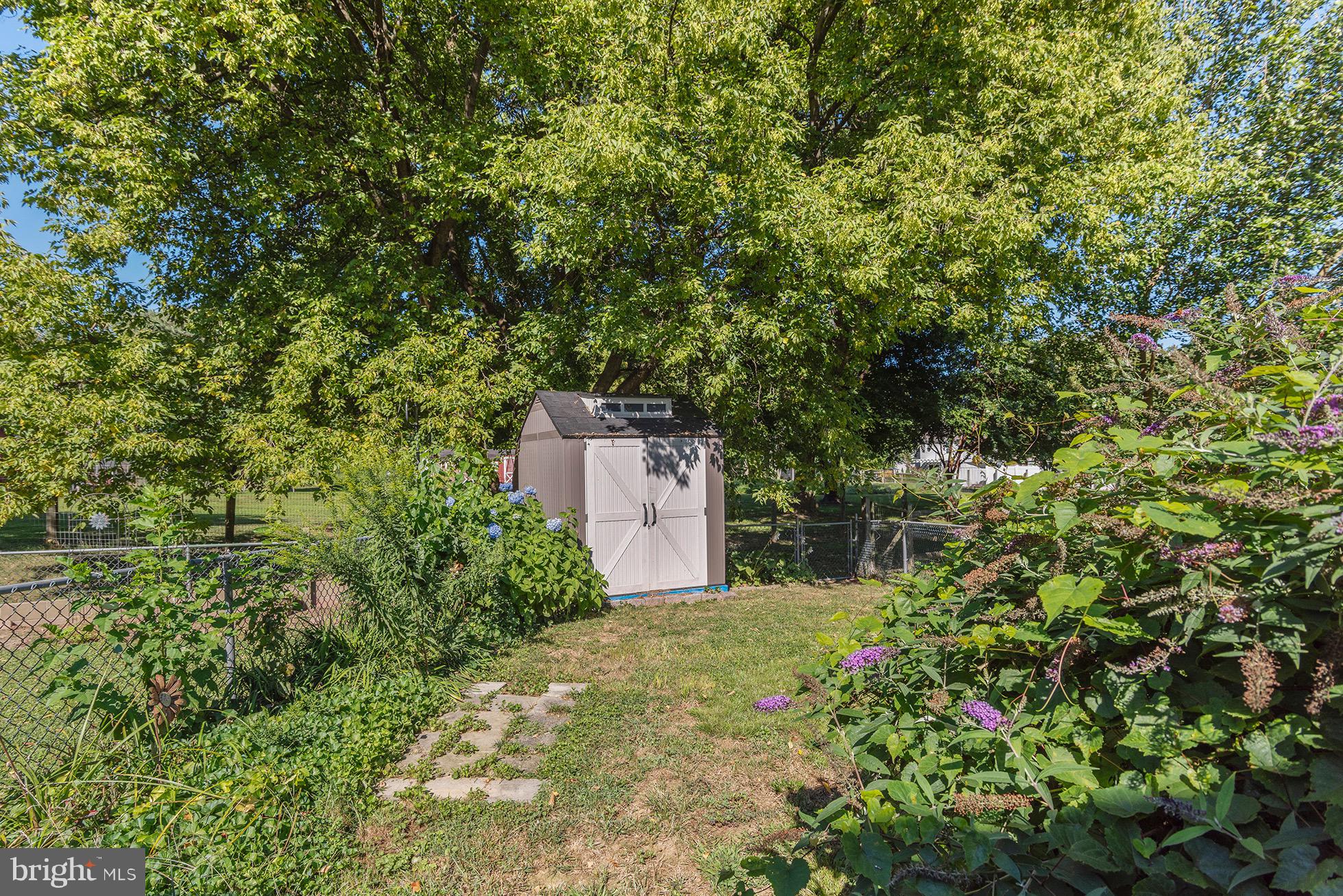 WHITEHALL WEST - Residential