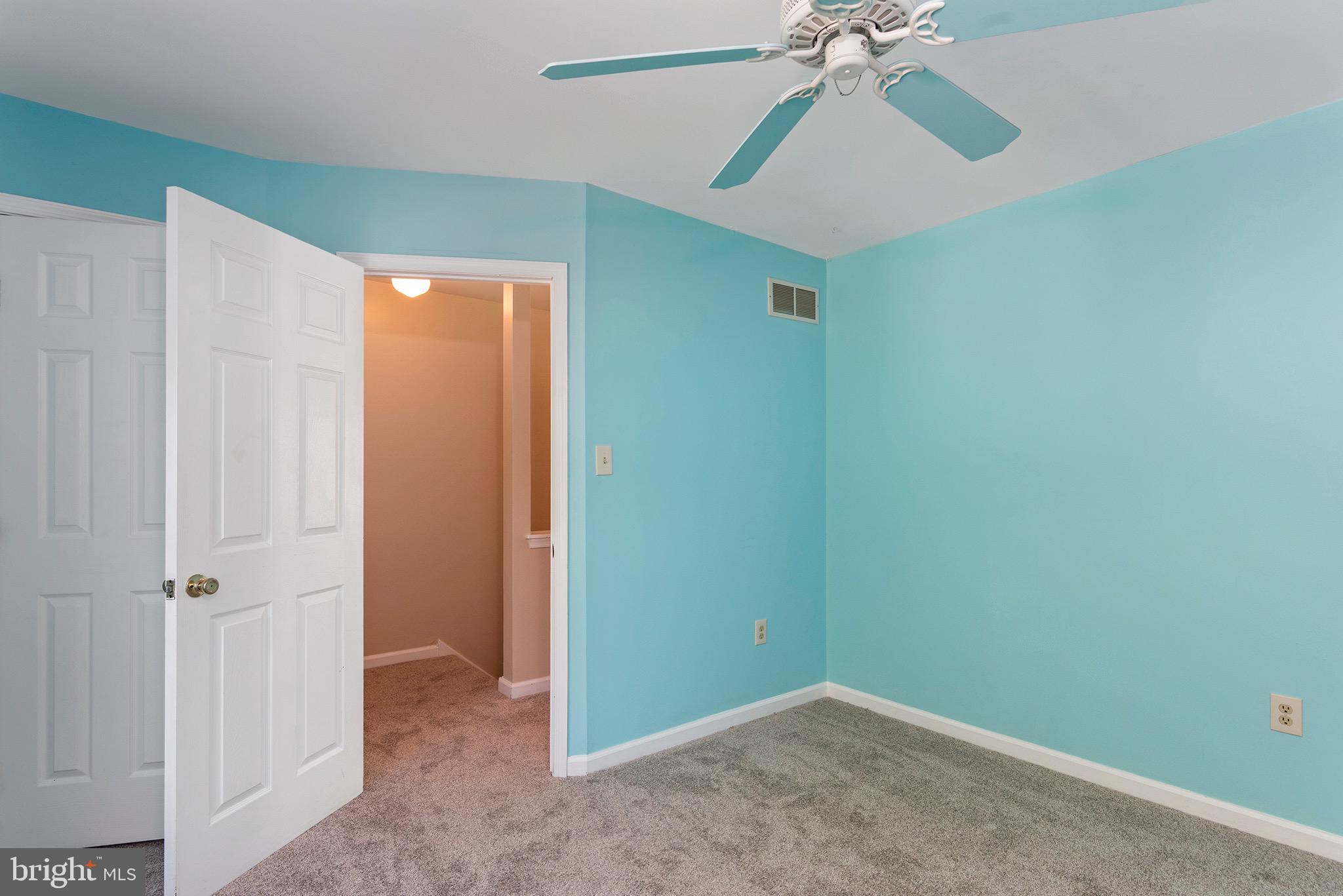 WHITEHALL WEST - Residential