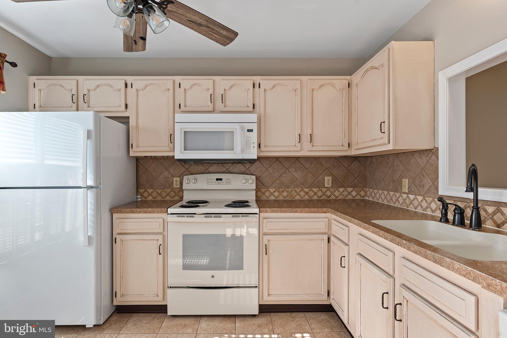 WHITEHALL WEST - Residential