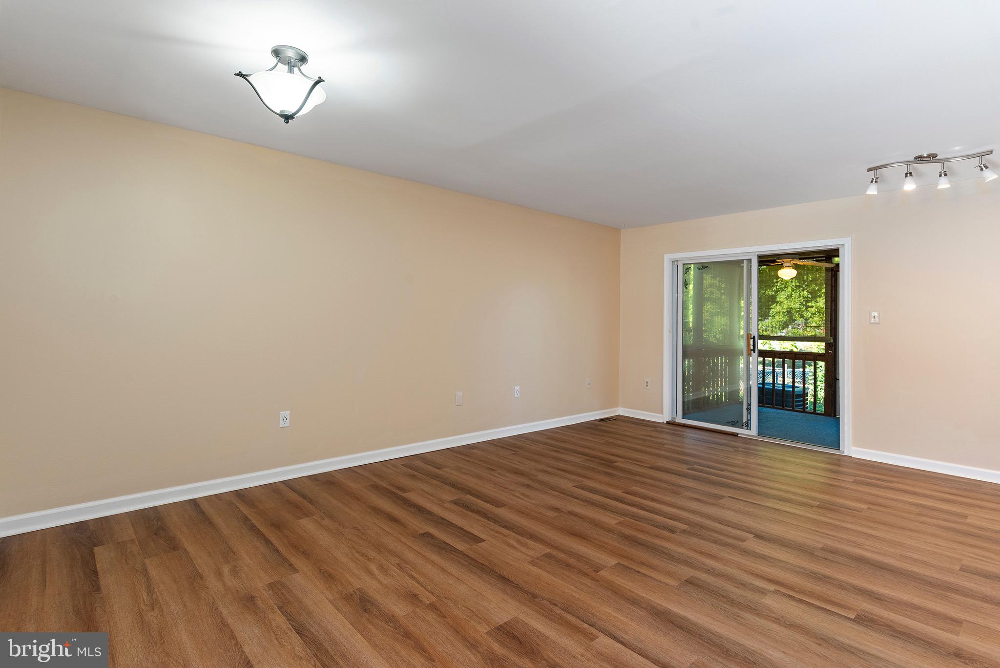 WHITEHALL WEST - Residential