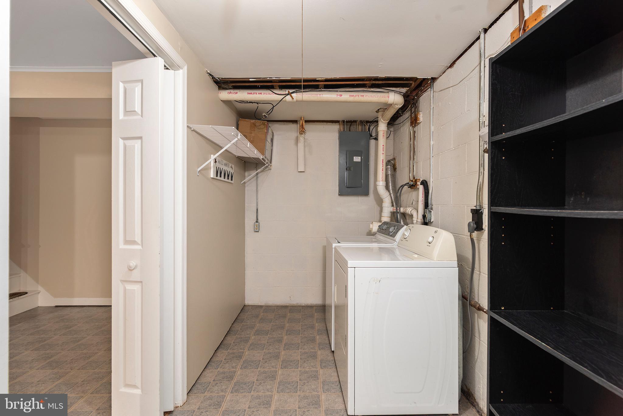 WHITEHALL WEST - Residential