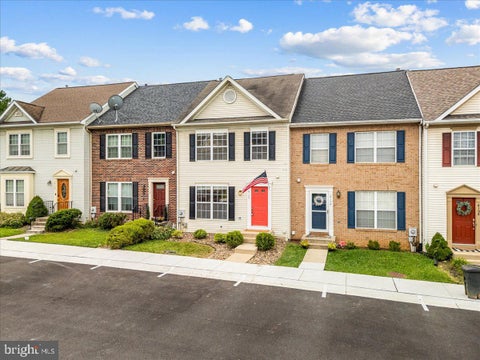 Townhouse For Sale - 6104 Pine Ridge Terrace<br/> Frederick County, FREDERICK, MD 21701