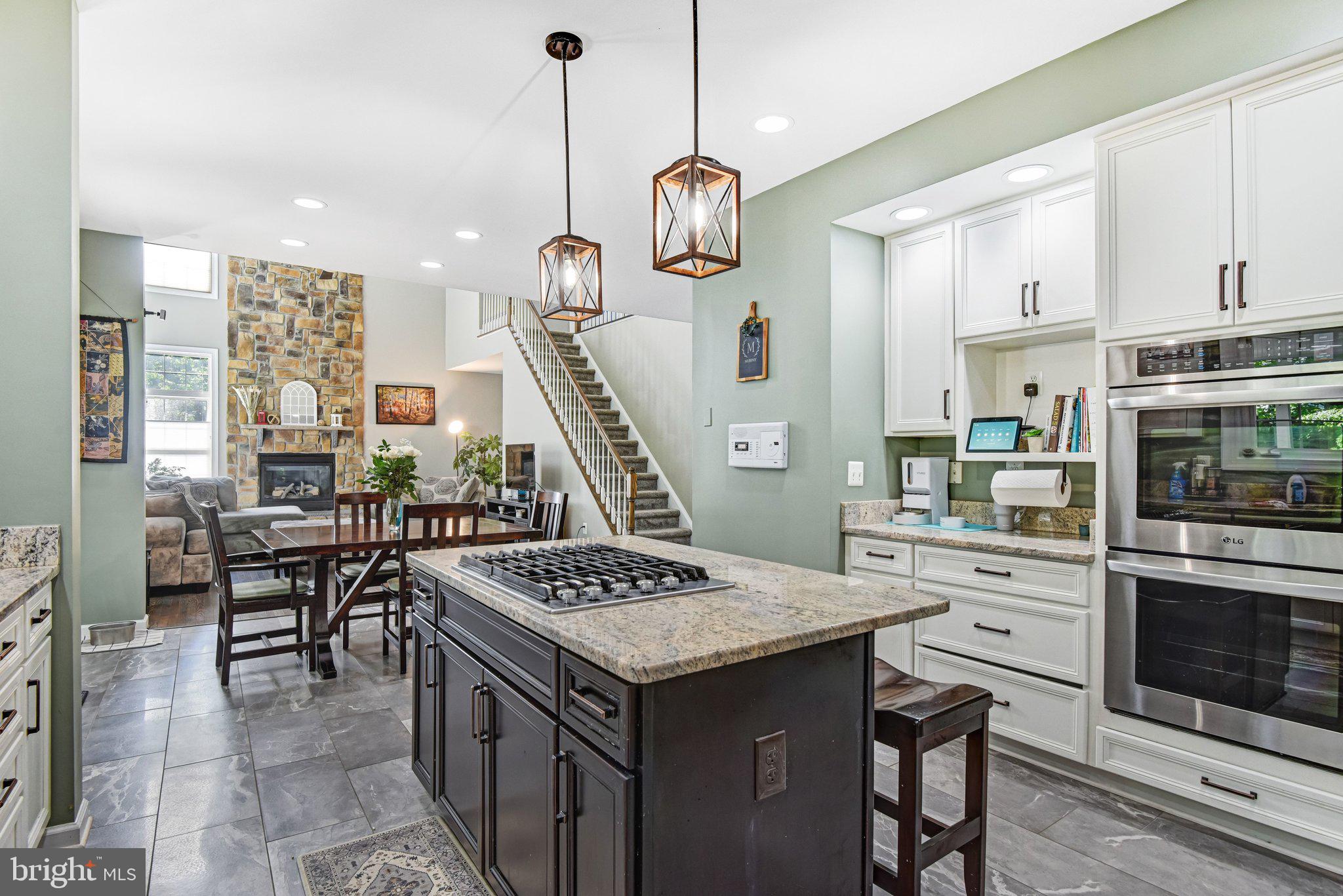 EMERALD OAKS - Residential