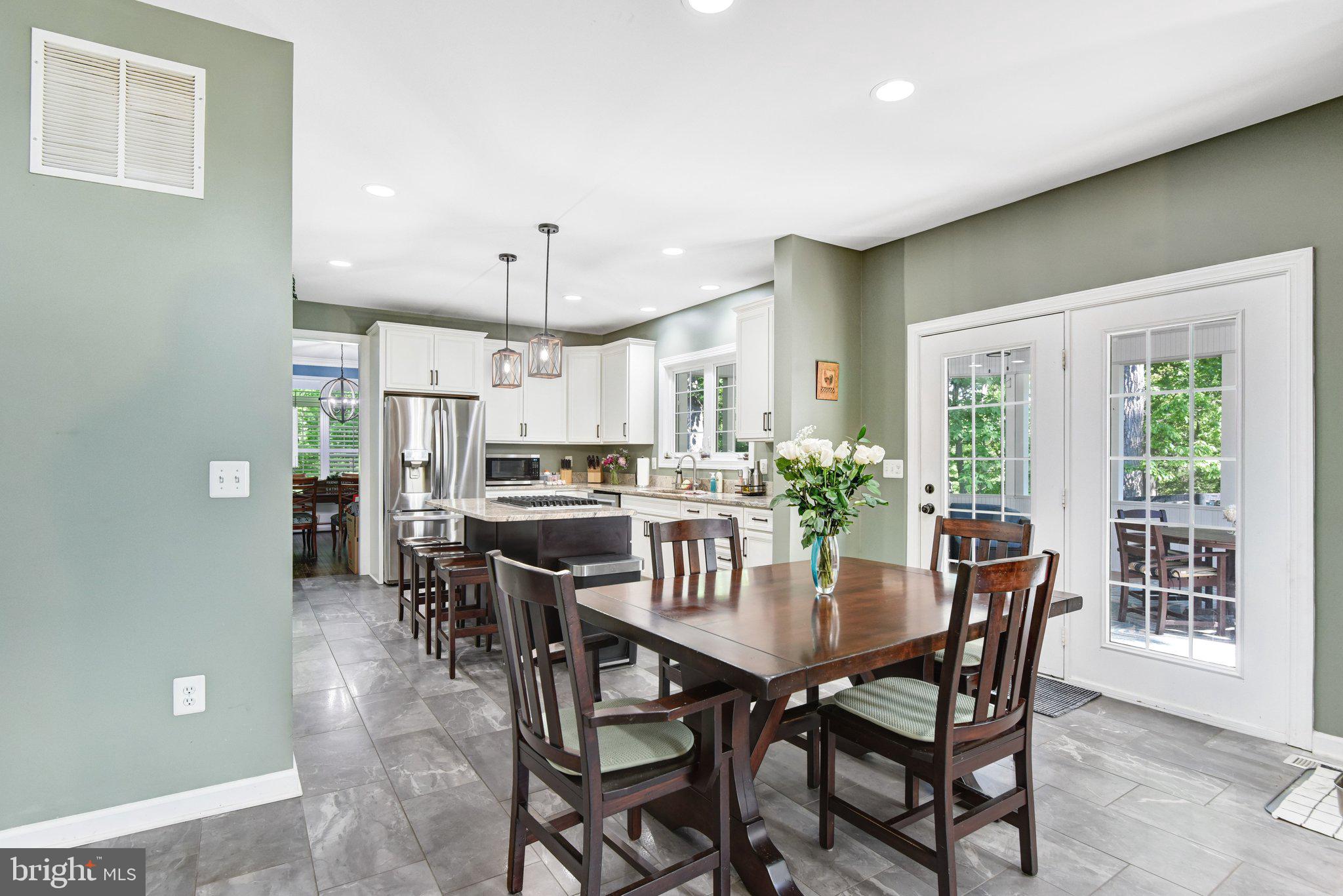 EMERALD OAKS - Residential