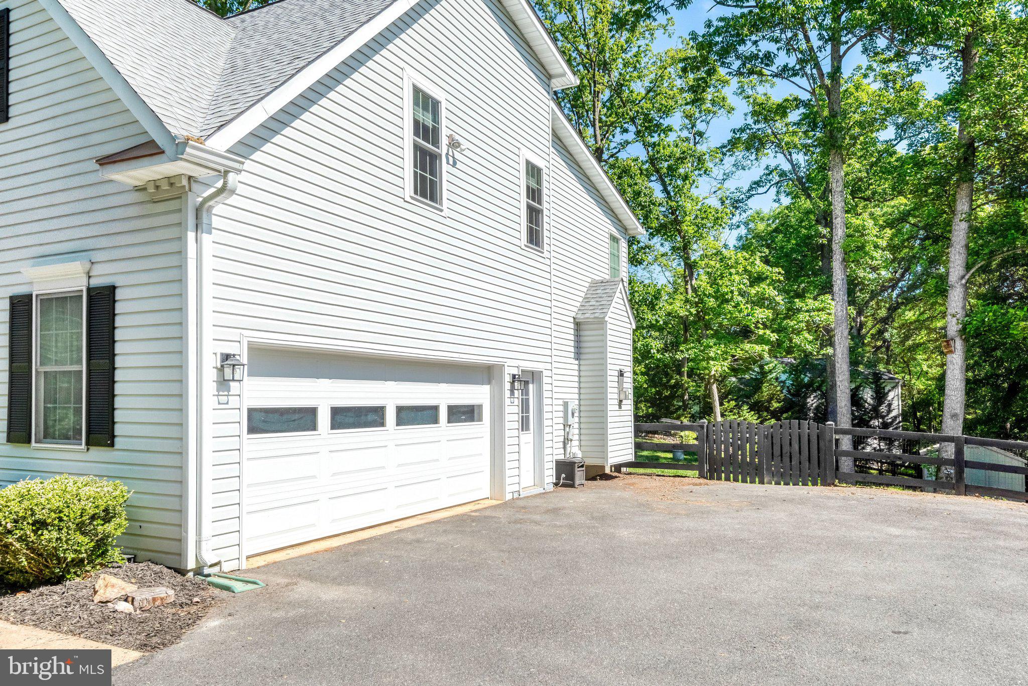 EMERALD OAKS - Residential