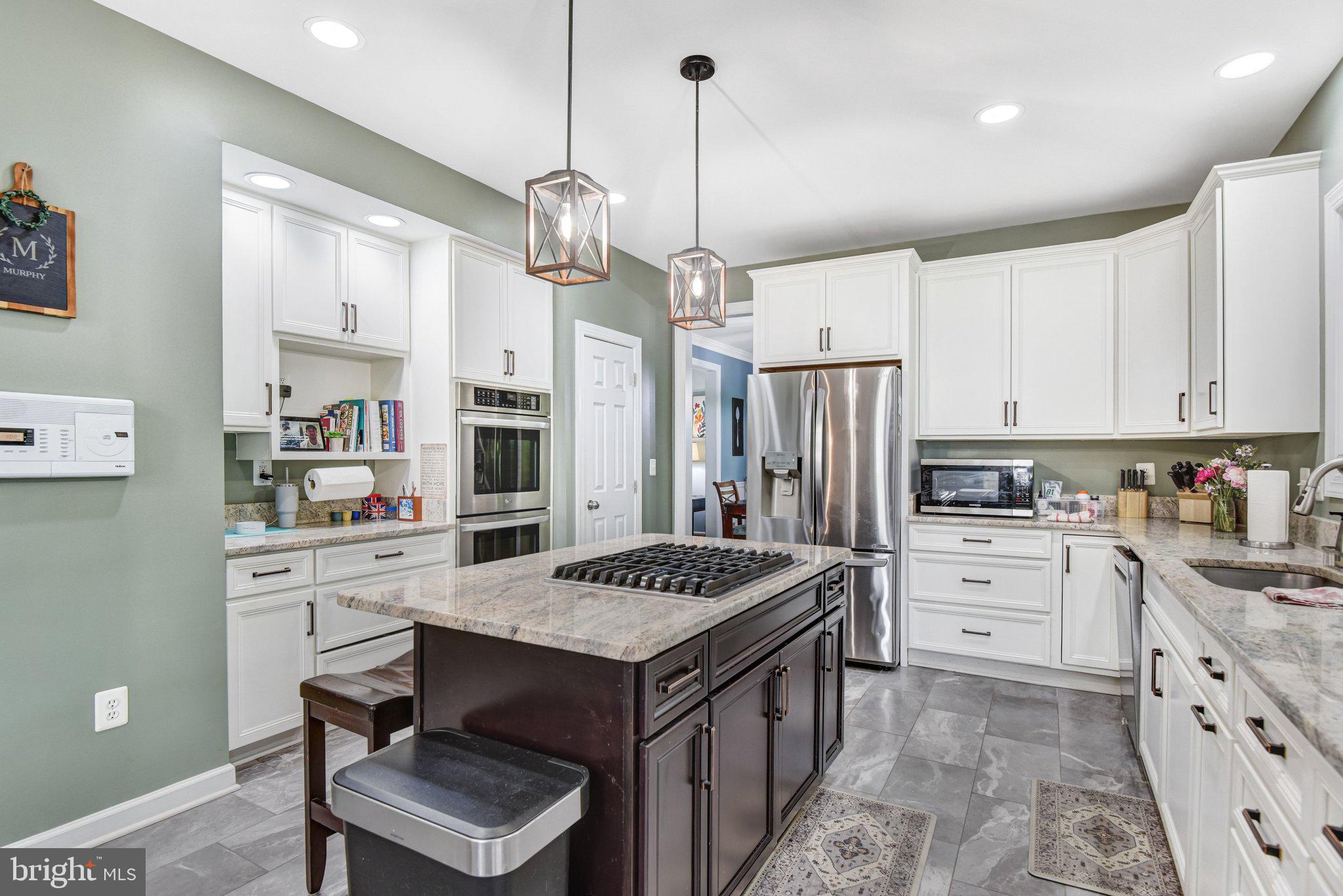 EMERALD OAKS - Residential