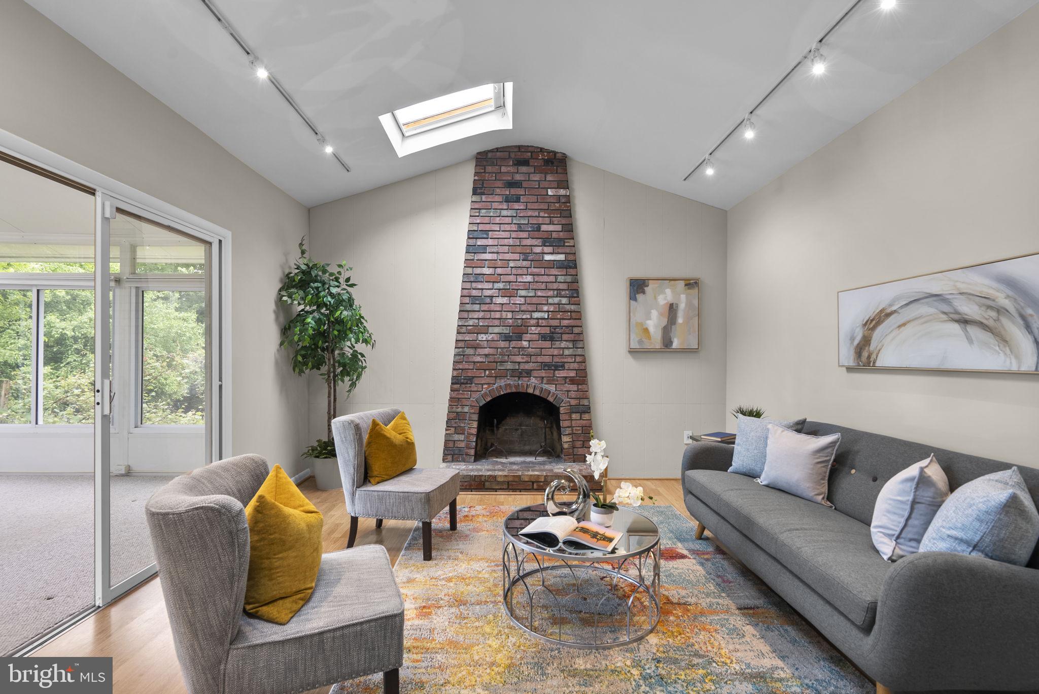 REGENCY ESTATES - Residential