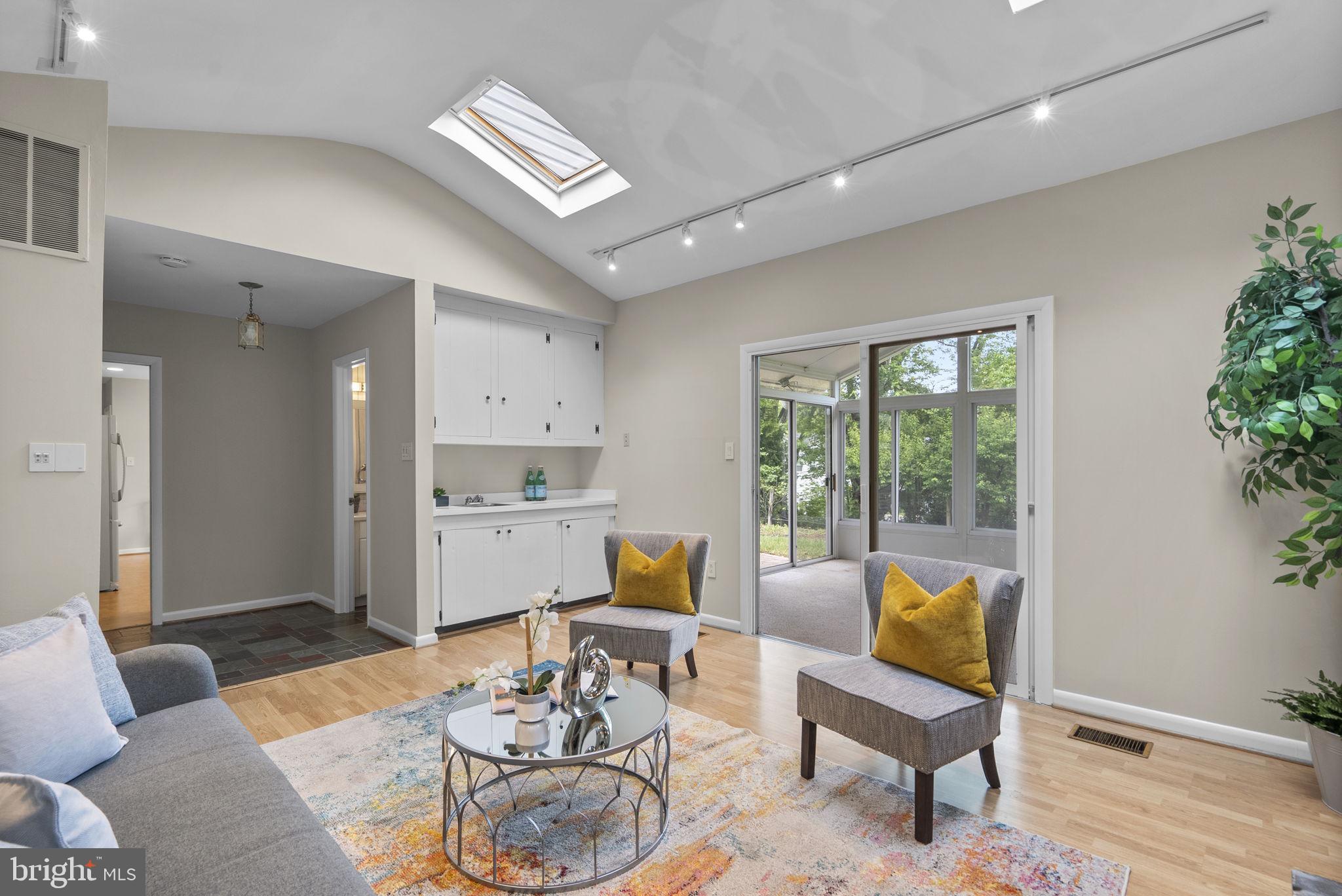 REGENCY ESTATES - Residential