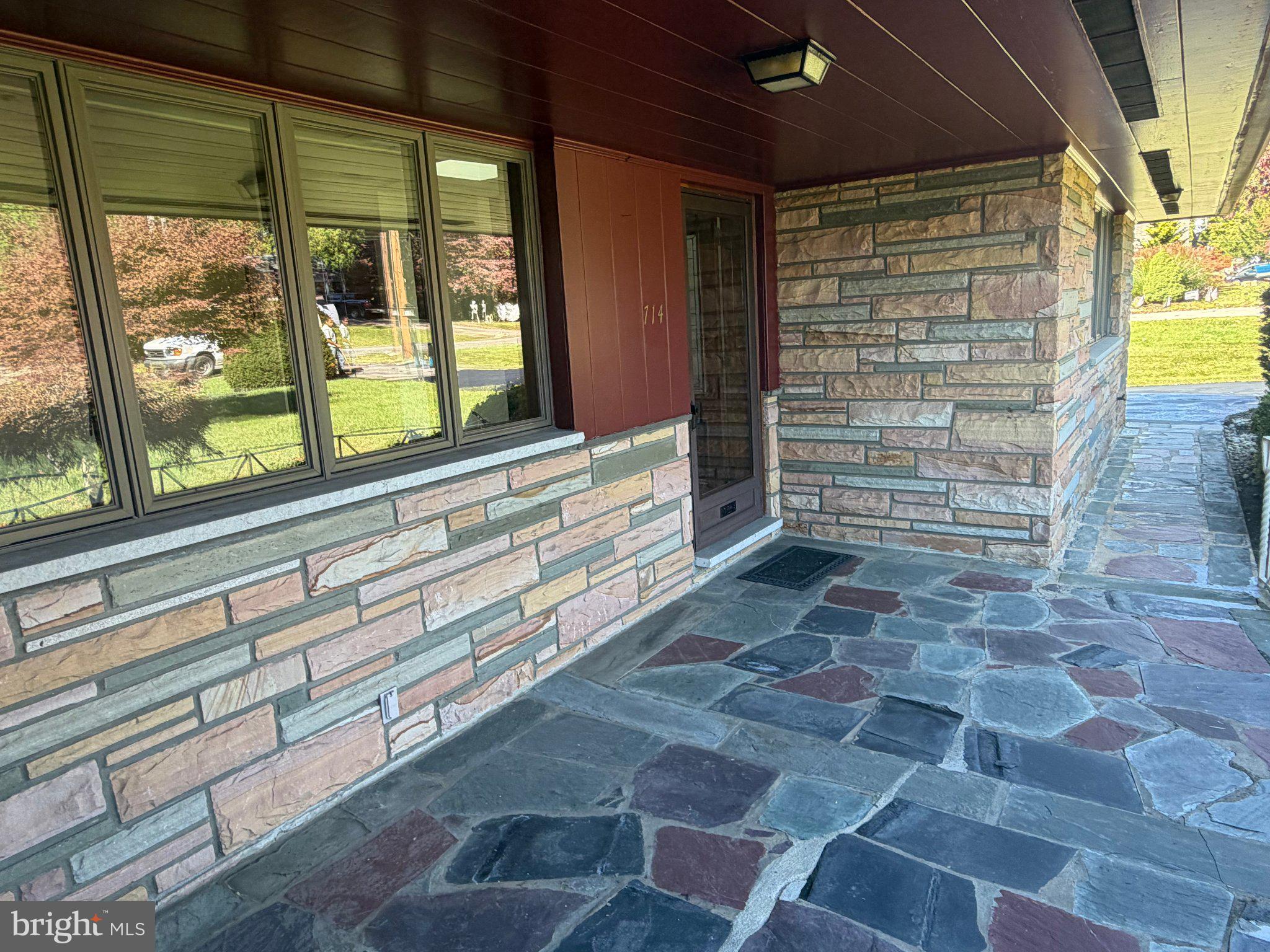 714 STRATFORD DRIVE