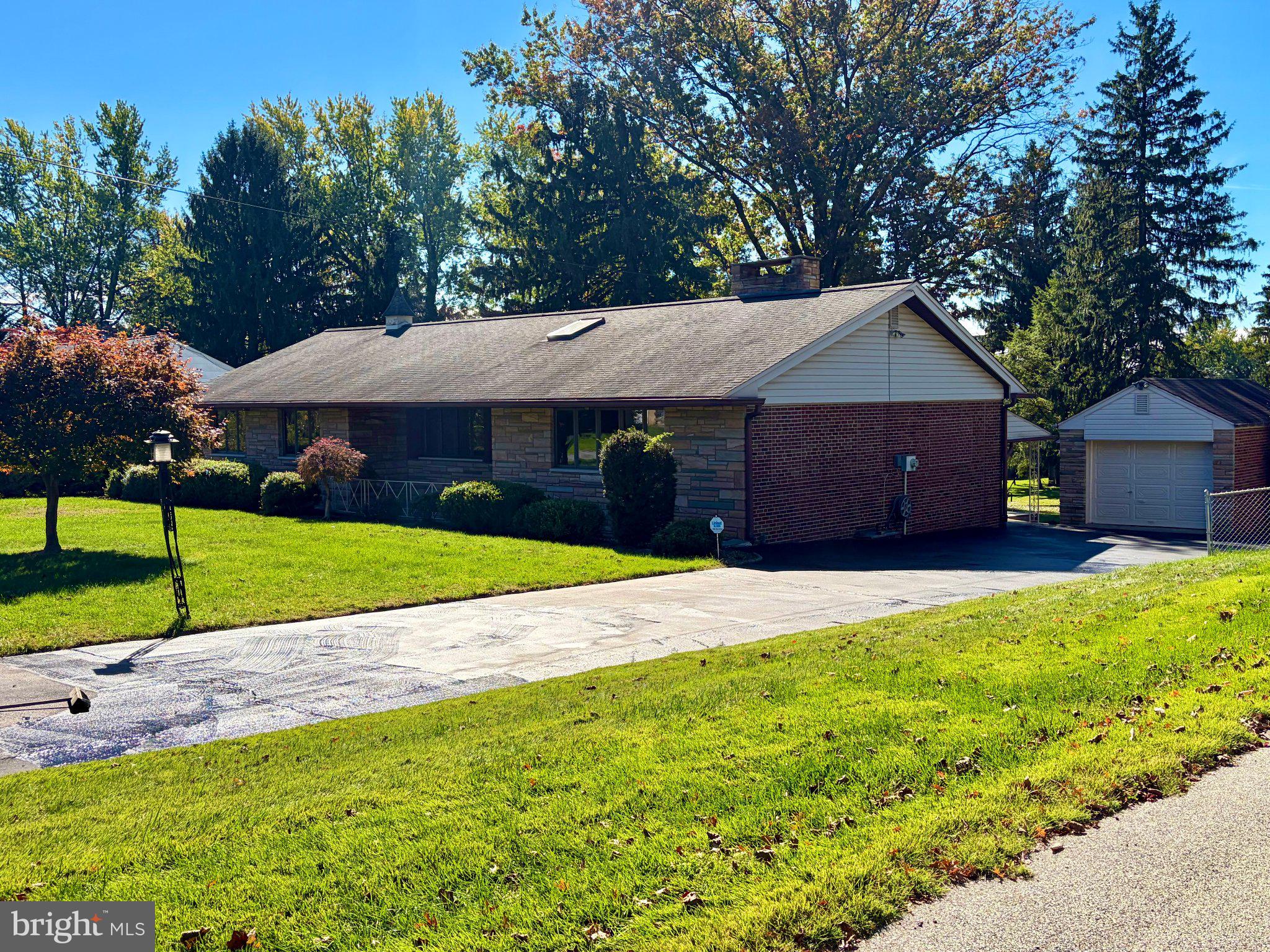 714 STRATFORD DRIVE