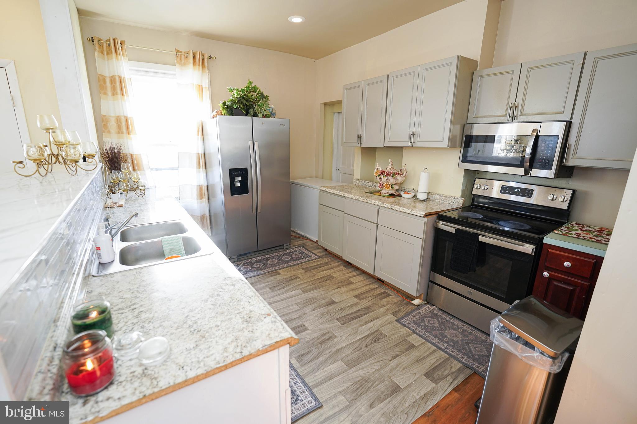 1214 N DIVISION STREET