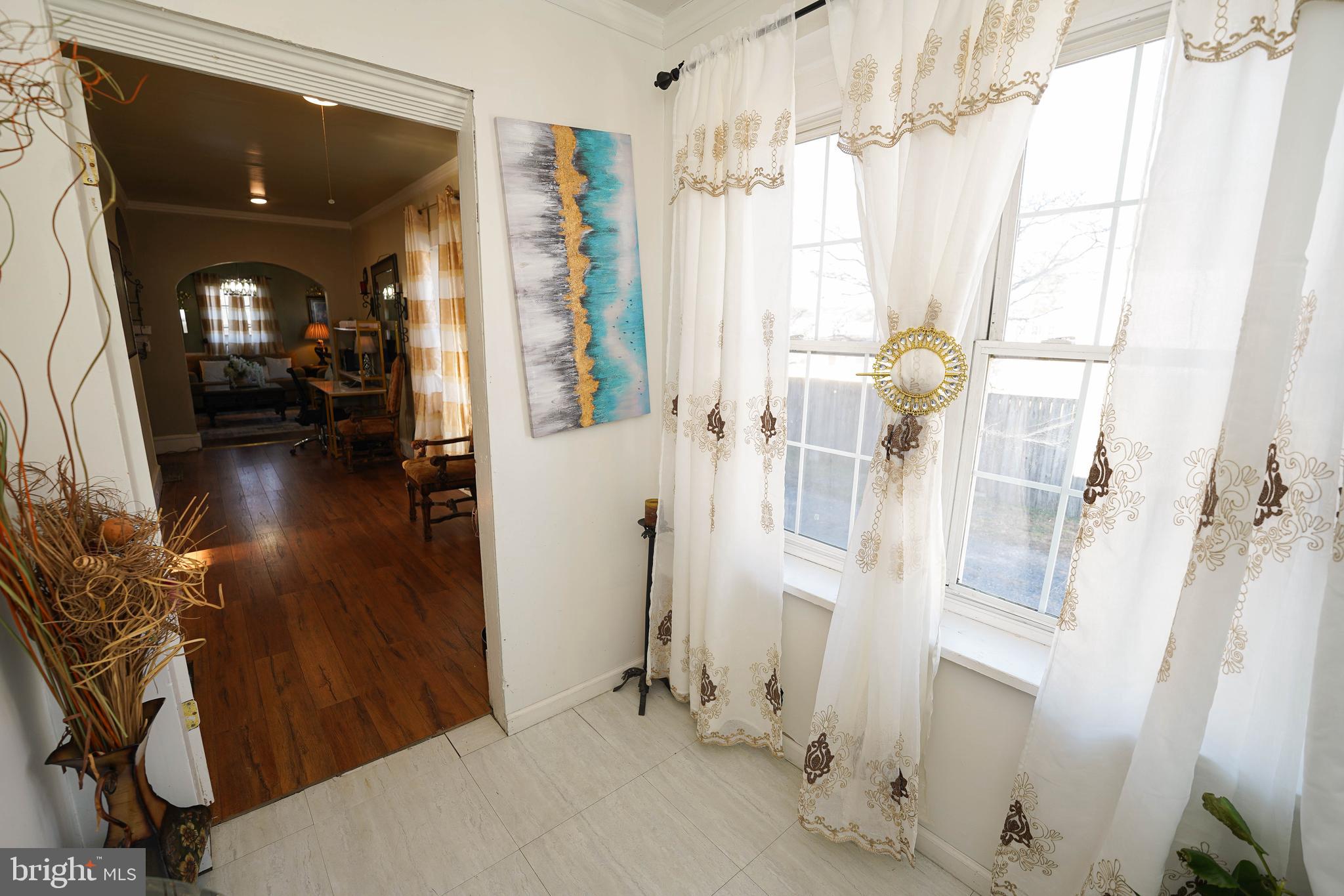 1214 N DIVISION STREET