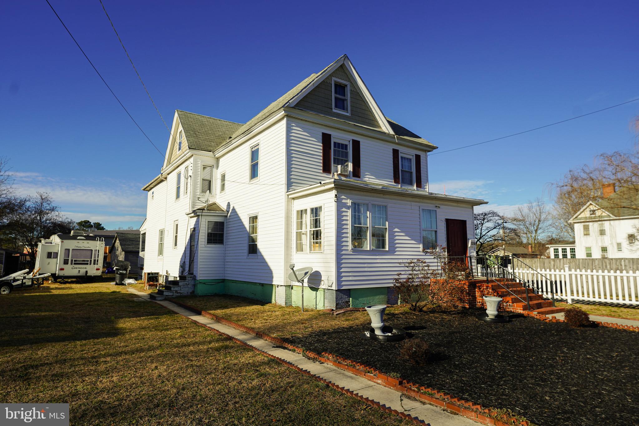 1214 N DIVISION STREET