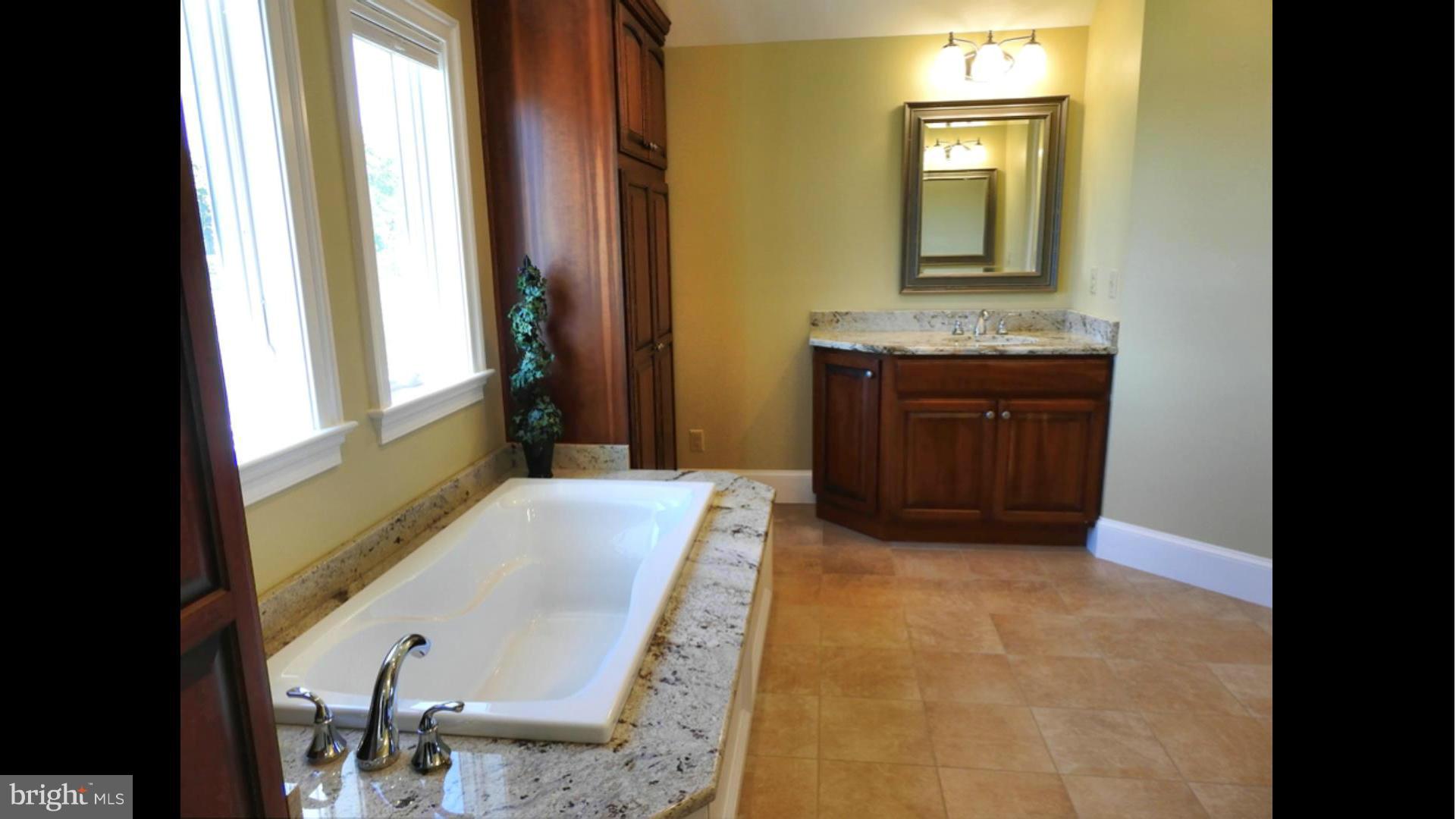 GOVERNOR GRASON MANOR - Residential