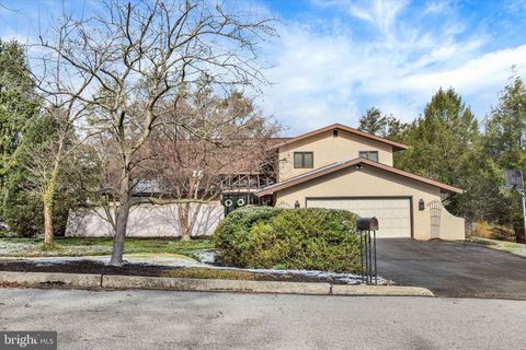 Homes For Sale - 811 Michigan Avenue<br/> LEMOYNE, PA 17043