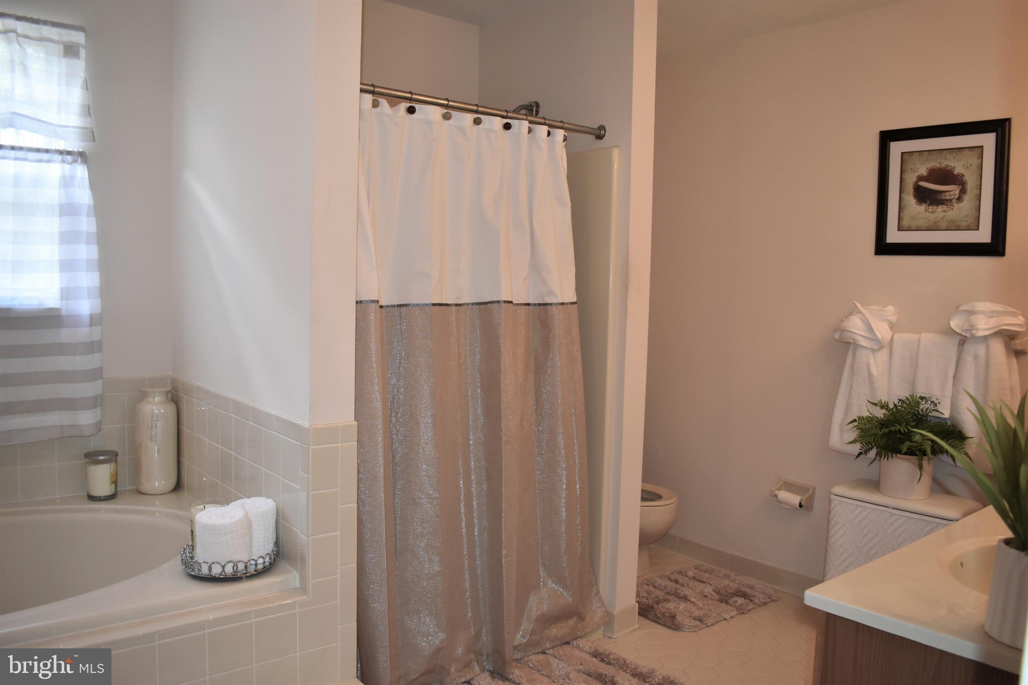 CHELTENHAM WOODS - Residential Lease