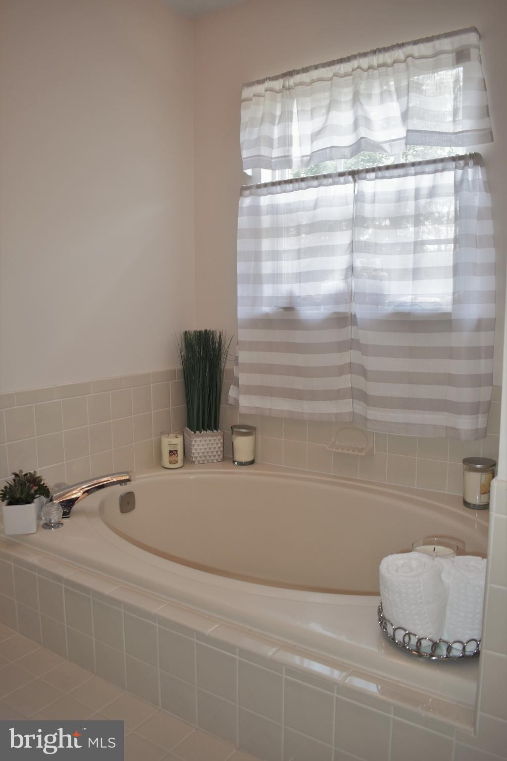 CHELTENHAM WOODS - Residential Lease