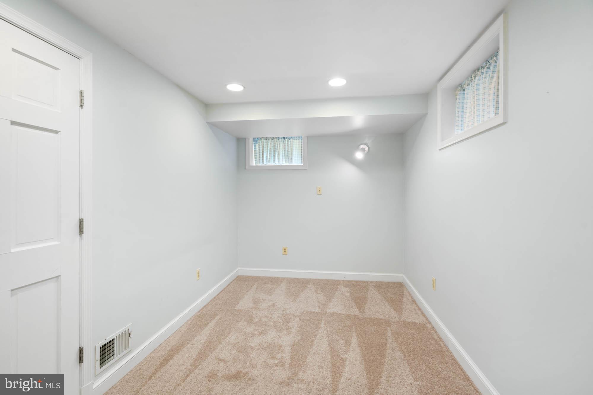 WESTMORELAND HILLS - Residential